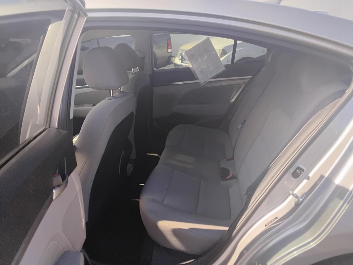 2020 SILVER /Beige Hyundai Elantra Limited (5NPD84LF7LH) with an 1.8L L4 DOHC 16V engine, 6A transmission, located at 6112 N Florida Avenue, Tampa, FL, 33604, (888) 521-5131, 27.954929, -82.459534 - $499 DOWN PLUS TAX & TAG.- Photo#7