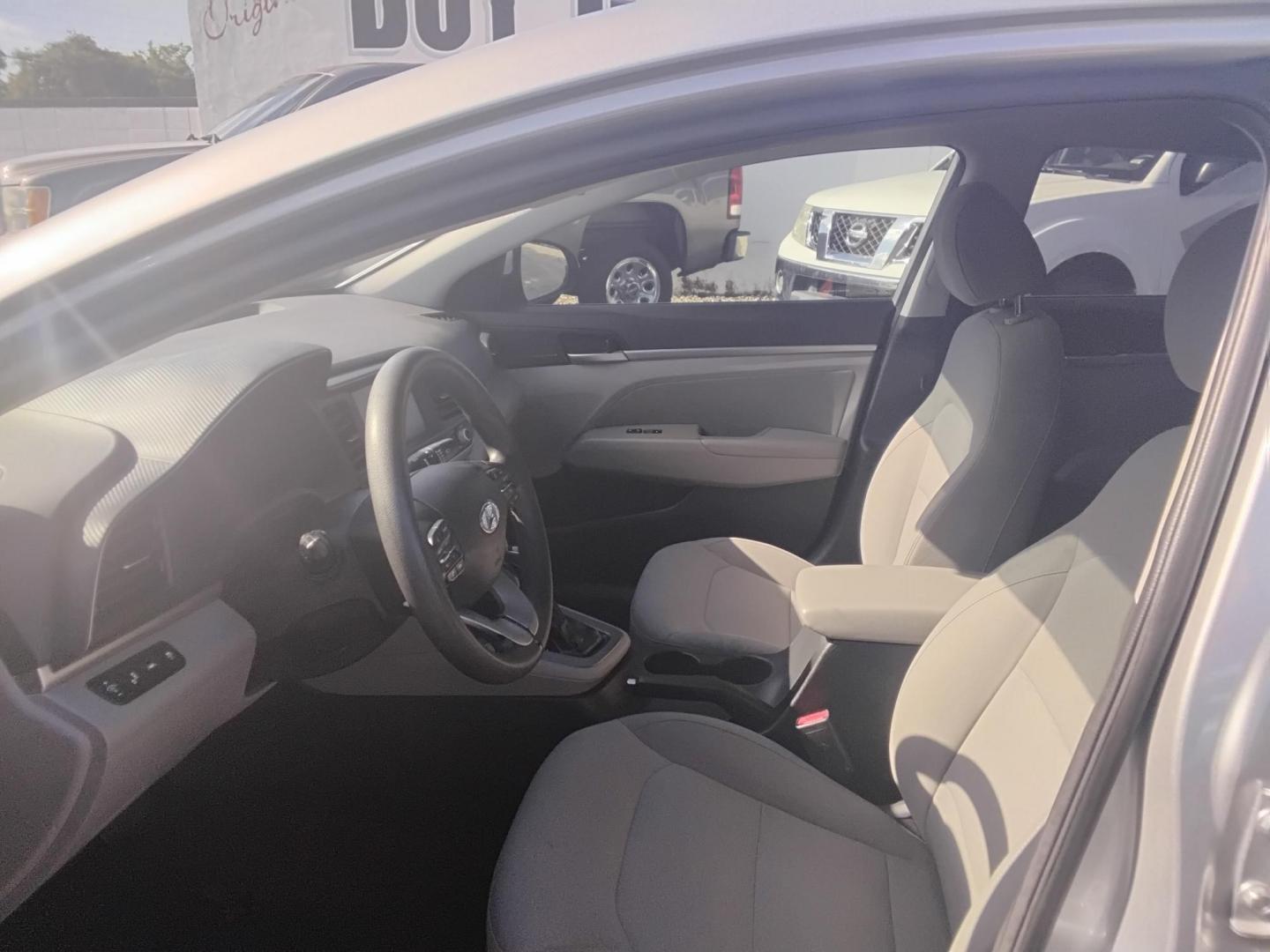 2020 SILVER /Beige Hyundai Elantra Limited (5NPD84LF7LH) with an 1.8L L4 DOHC 16V engine, 6A transmission, located at 6112 N Florida Avenue, Tampa, FL, 33604, (888) 521-5131, 27.954929, -82.459534 - $499 DOWN PLUS TAX & TAG.- Photo#6
