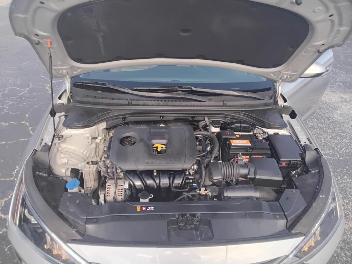 2020 SILVER /Beige Hyundai Elantra Limited (5NPD84LF7LH) with an 1.8L L4 DOHC 16V engine, 6A transmission, located at 6112 N Florida Avenue, Tampa, FL, 33604, (888) 521-5131, 27.954929, -82.459534 - $499 DOWN PLUS TAX & TAG.- Photo#9