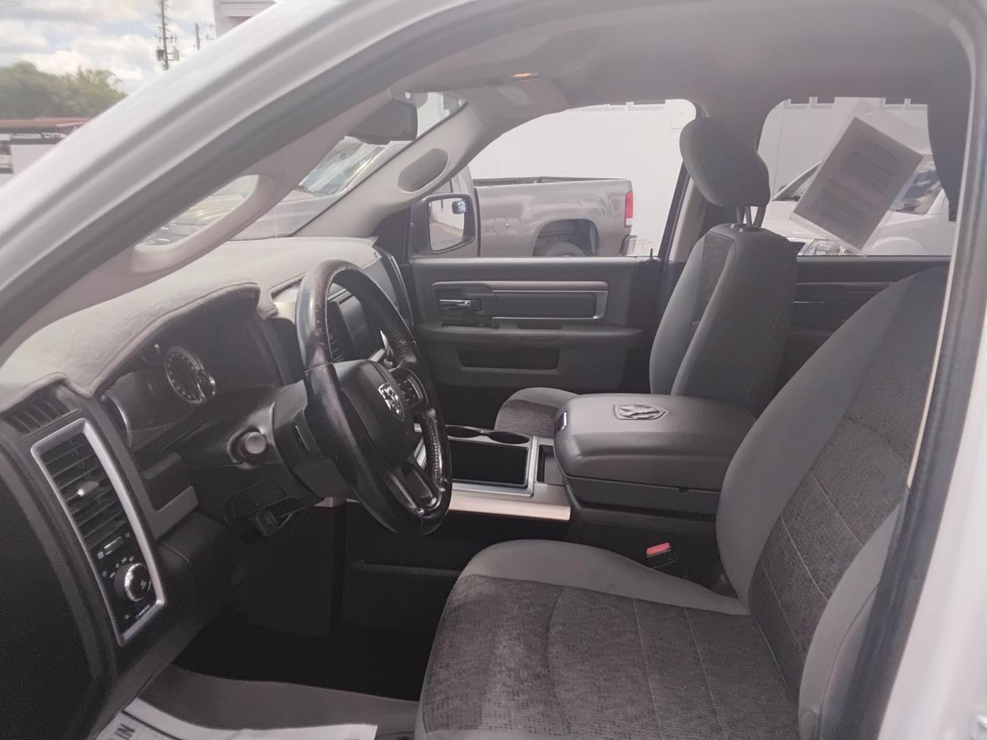 2015 White /Grey RAM 1500 SLT Crew Cab SWB 2WD (1C6RR6LTXFS) with an 5.7L V8 OHV 16V engine, 6-Speed Automatic transmission, located at 6112 N Florida Avenue, Tampa, FL, 33604, (888) 521-5131, 27.954929, -82.459534 - $499 DOWN PLUS TAX & TAG. - Photo#6