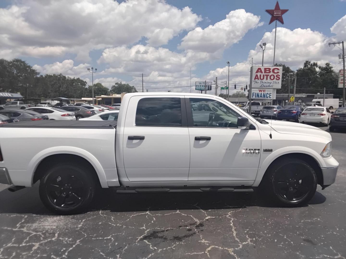2015 White /Grey RAM 1500 SLT Crew Cab SWB 2WD (1C6RR6LTXFS) with an 5.7L V8 OHV 16V engine, 6-Speed Automatic transmission, located at 6112 N Florida Avenue, Tampa, FL, 33604, (888) 521-5131, 27.954929, -82.459534 - $499 DOWN PLUS TAX & TAG. - Photo#2