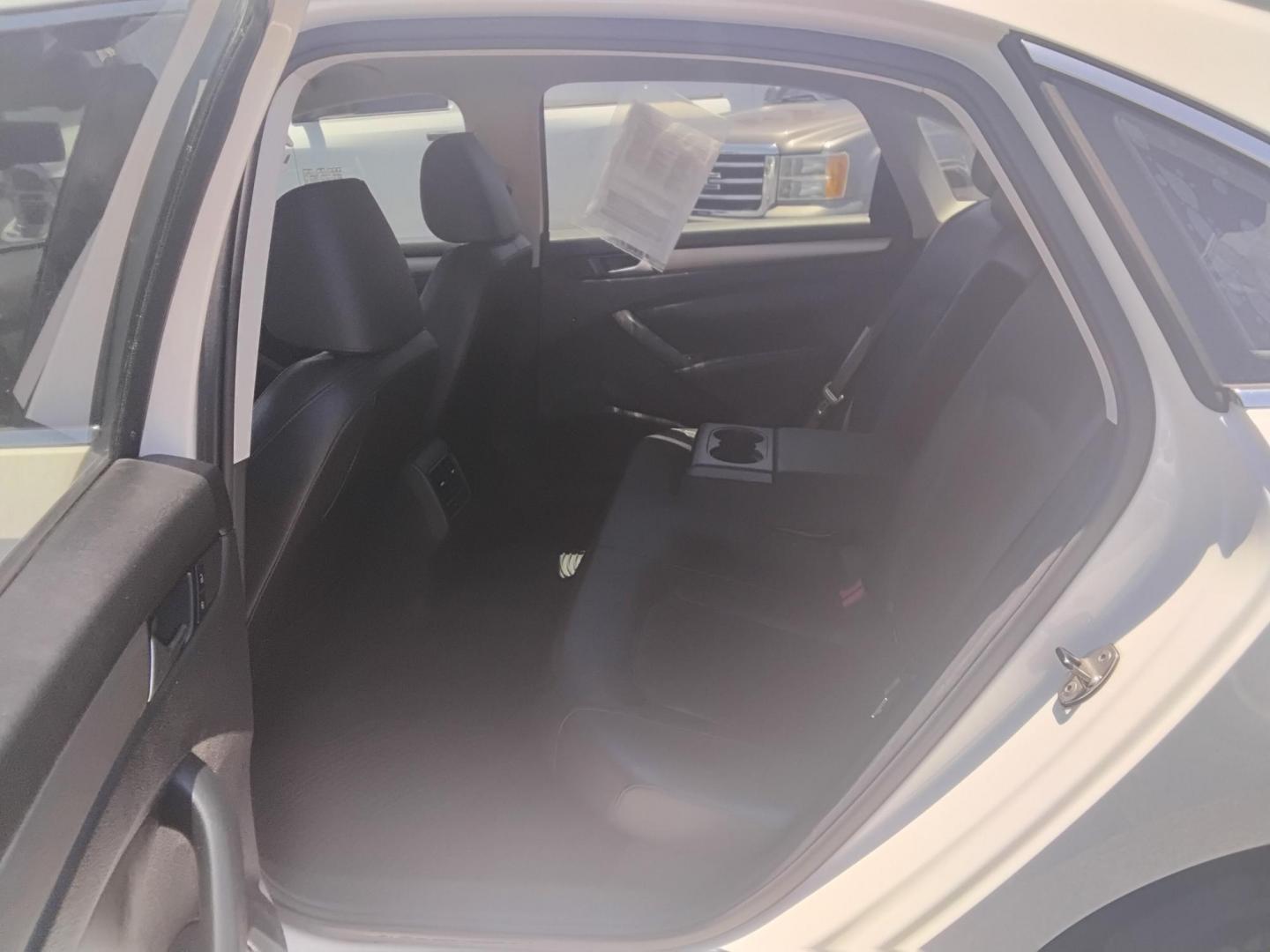 2014 White /BLACK Volkswagen Passat 1.8T SE AT (1VWBS7A38EC) with an 1.8L L4 TURBO DIESEL engine, 6-Speed Automatic transmission, located at 6112 N Florida Avenue, Tampa, FL, 33604, (888) 521-5131, 27.954929, -82.459534 - $499 DOWN PLUS TAX & TAG. - Photo#7