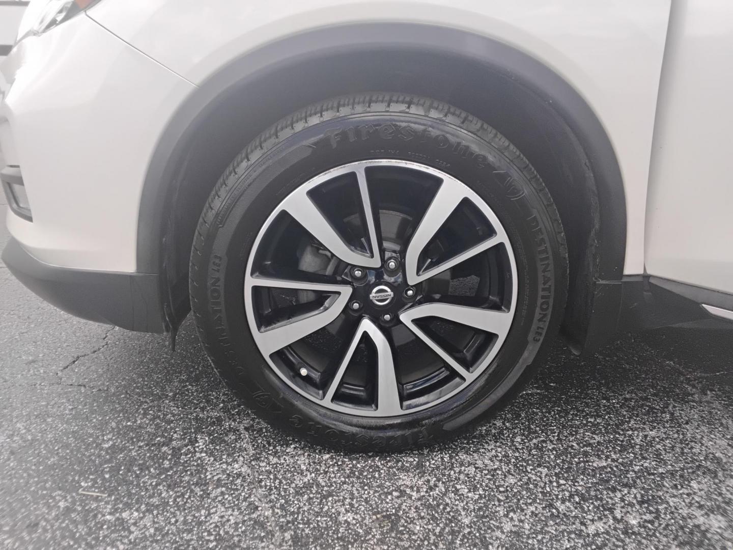 2018 White /Beige Nissan Rogue SV 2WD (JN8AT2MT0JW) with an 2.5L L4 DOHC 16V engine, CVT transmission, located at 6112 N Florida Avenue, Tampa, FL, 33604, (888) 521-5131, 27.954929, -82.459534 - $499 down plus tax & tag. - Photo#5