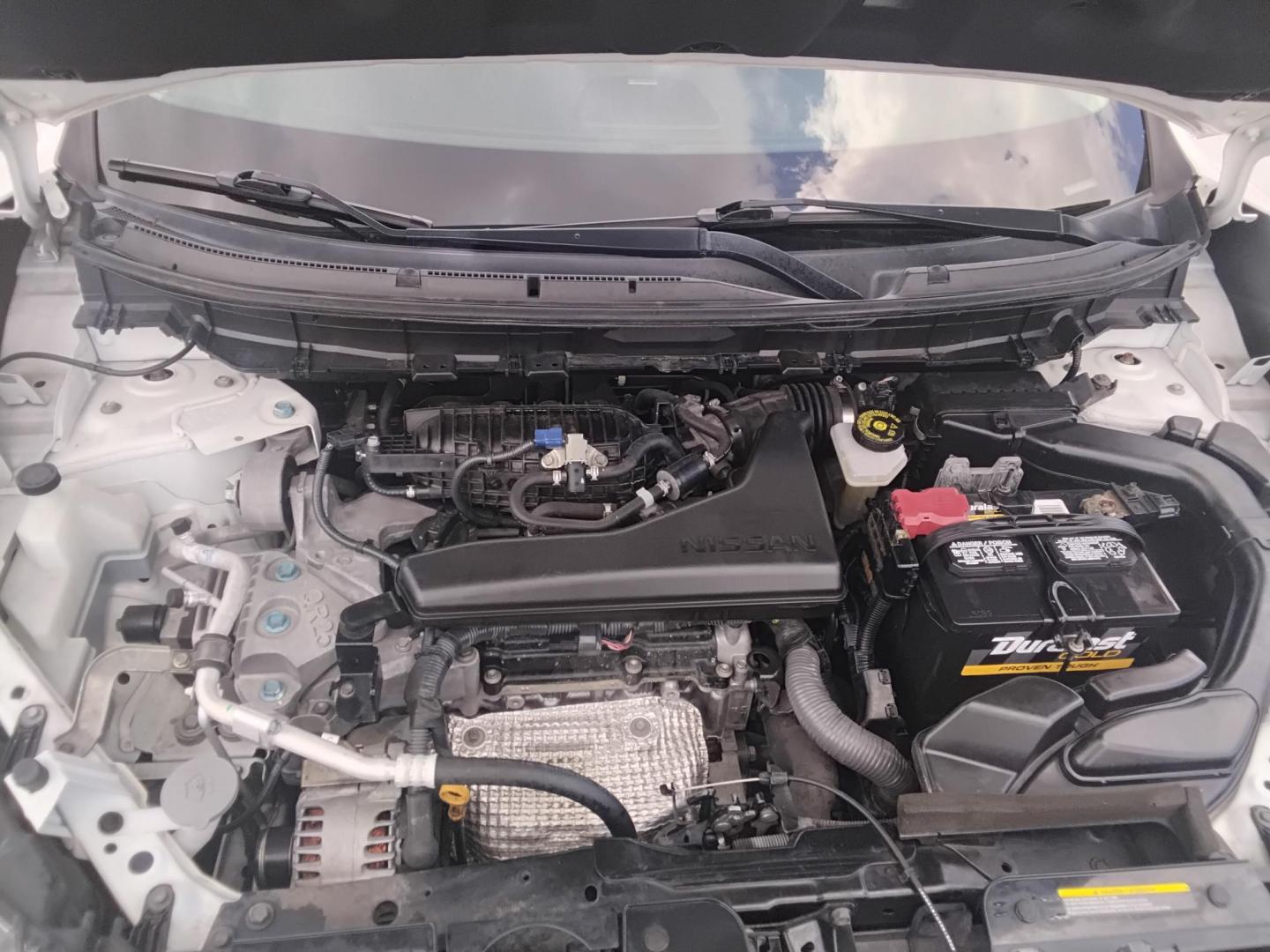 2018 White /Beige Nissan Rogue SV 2WD (JN8AT2MT0JW) with an 2.5L L4 DOHC 16V engine, CVT transmission, located at 6112 N Florida Avenue, Tampa, FL, 33604, (888) 521-5131, 27.954929, -82.459534 - $499 down plus tax & tag. - Photo#6