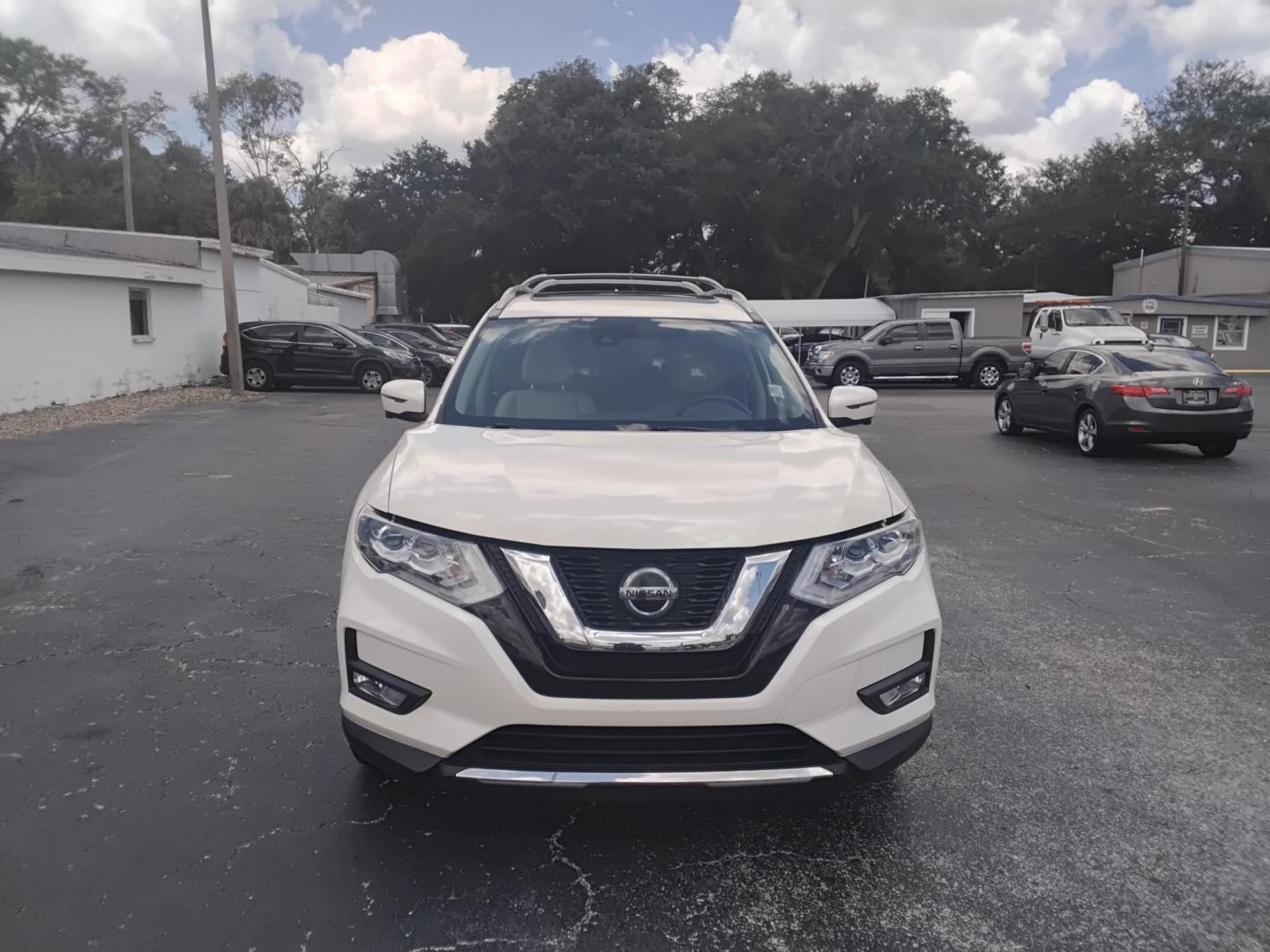 2018 White /Beige Nissan Rogue SV 2WD (JN8AT2MT0JW) with an 2.5L L4 DOHC 16V engine, CVT transmission, located at 6112 N Florida Avenue, Tampa, FL, 33604, (888) 521-5131, 27.954929, -82.459534 - $499 down plus tax & tag. - Photo#1