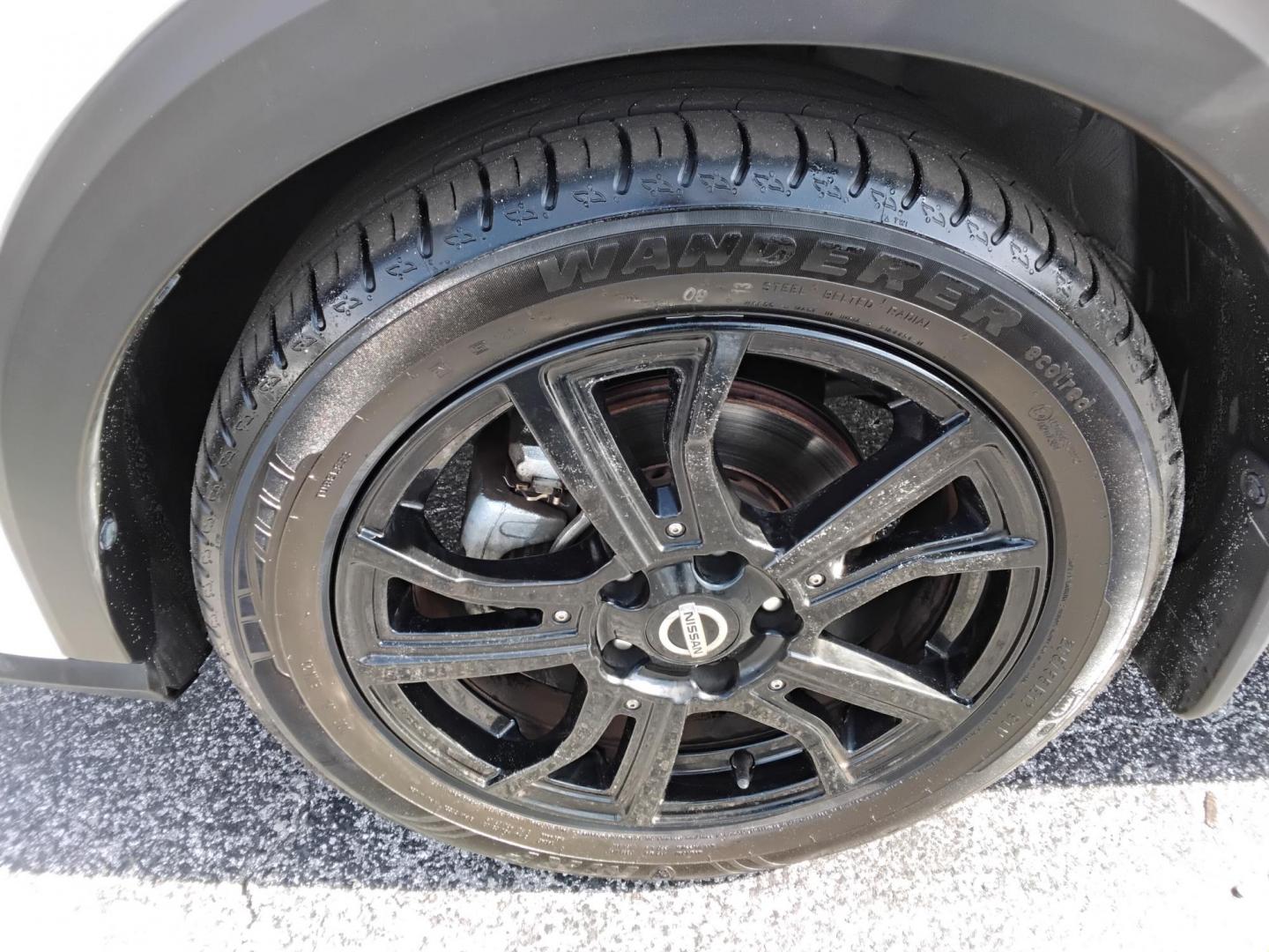 2021 White /Grey Nissan Kicks SV (3N1CP5CV8ML) with an 1.6L L4 engine, CVT transmission, located at 6112 N Florida Avenue, Tampa, FL, 33604, (888) 521-5131, 27.954929, -82.459534 - $499 DOWN PLUS TAX TAG. - Photo#11