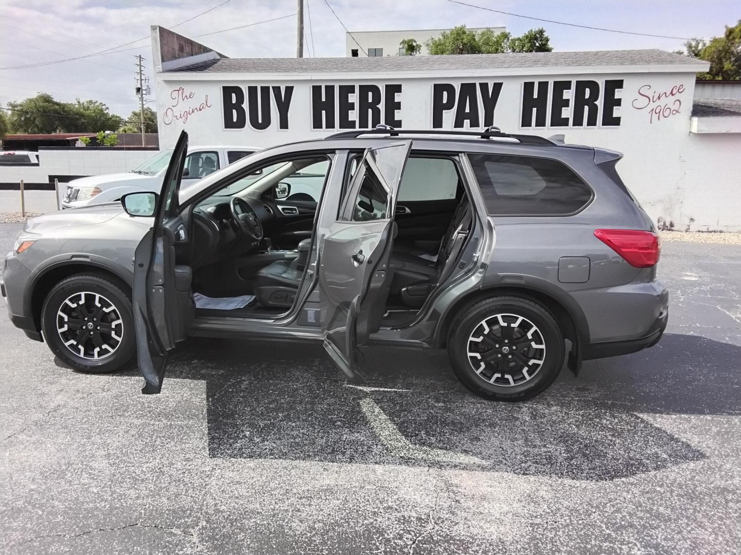 2019 GRAY /Grey Nissan Pathfinder Platinum 2WD (5N1DR2MN6KC) with an 3.5L V6 DOHC 24V engine, CVT transmission, located at 6112 N Florida Avenue, Tampa, FL, 33604, (888) 521-5131, 27.954929, -82.459534 - $499 DOWN PLUS TAX & TAG.- Photo#1
