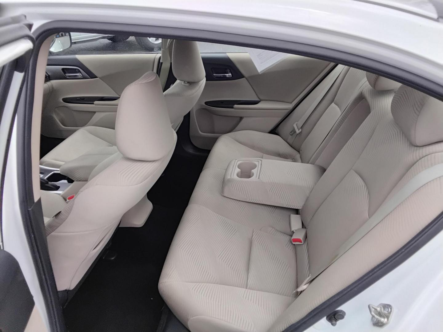 2014 White /Beige Honda Accord LX Sedan CVT (1HGCR2F36EA) with an 2.4L L4 DOHC 16V engine, Continuously Variable Transmission transmission, located at 6112 N Florida Avenue, Tampa, FL, 33604, (888) 521-5131, 27.954929, -82.459534 - $499 down plus tax & tag. - Photo#7