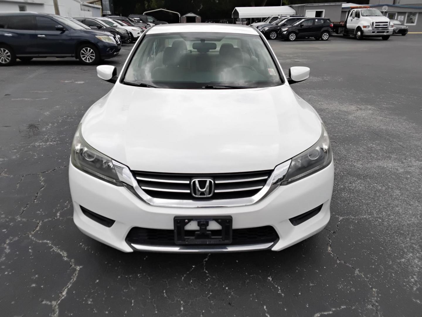2014 White /Beige Honda Accord LX Sedan CVT (1HGCR2F36EA) with an 2.4L L4 DOHC 16V engine, Continuously Variable Transmission transmission, located at 6112 N Florida Avenue, Tampa, FL, 33604, (888) 521-5131, 27.954929, -82.459534 - $499 down plus tax & tag. - Photo#1