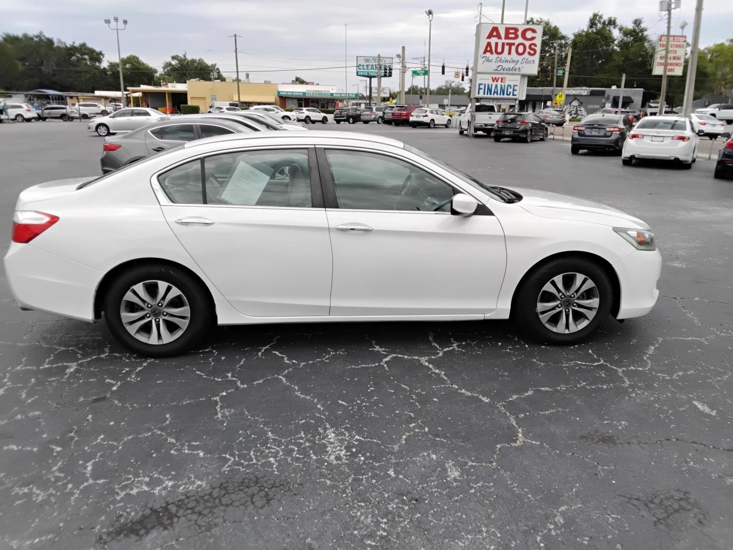 2014 White /Beige Honda Accord LX Sedan CVT (1HGCR2F36EA) with an 2.4L L4 DOHC 16V engine, Continuously Variable Transmission transmission, located at 6112 N Florida Avenue, Tampa, FL, 33604, (888) 521-5131, 27.954929, -82.459534 - $499 down plus tax & tag. - Photo#2