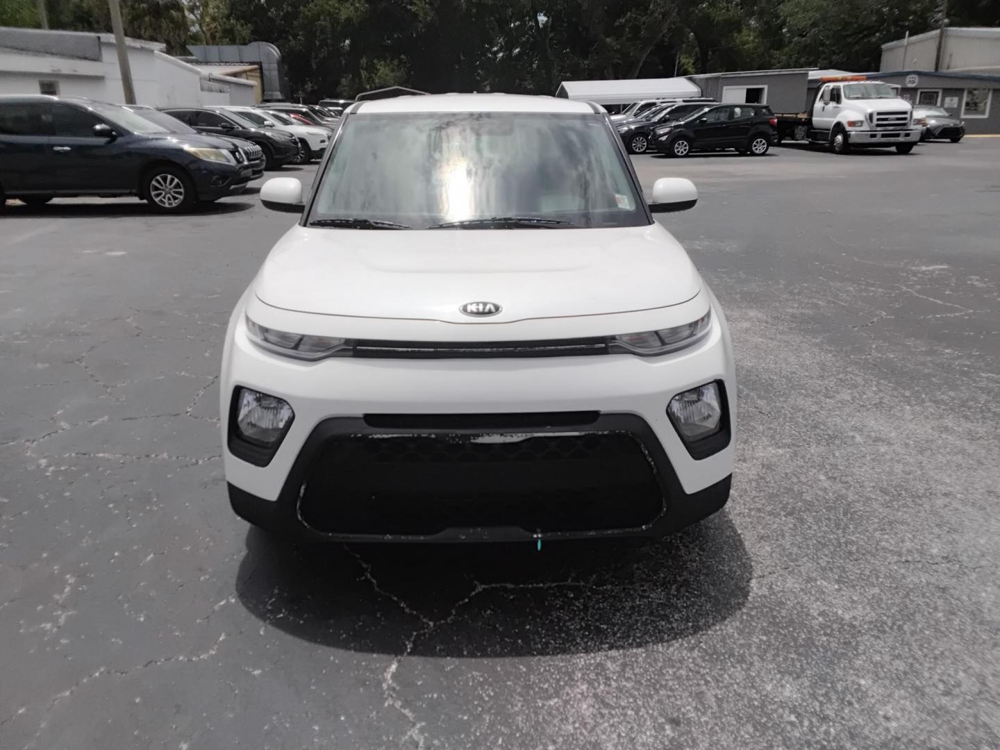 2021 White /Grey Kia Soul LX CVT (KNDJ23AU2M7) with an 2.0L L4 DOHC 16V engine, CVT transmission, located at 6112 N Florida Avenue, Tampa, FL, 33604, (888) 521-5131, 27.954929, -82.459534 - $499 down plus tax & tag. - Photo#1