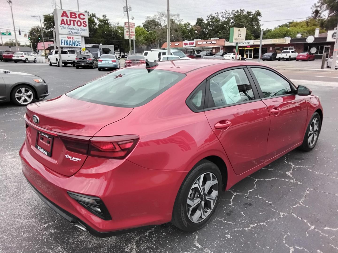 2019 RED /Grey Kia Forte LX 6A (3KPF24AD8KE) with an 2.0L L4 DOHC 16V engine, 6A transmission, located at 6112 N Florida Avenue, Tampa, FL, 33604, (888) 521-5131, 27.954929, -82.459534 - $499 DOWN PLUS TAX & TAG. - Photo#10
