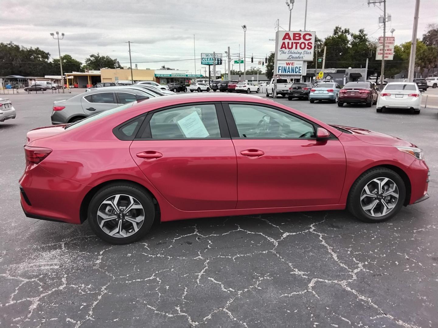 2019 RED /Grey Kia Forte LX 6A (3KPF24AD8KE) with an 2.0L L4 DOHC 16V engine, 6A transmission, located at 6112 N Florida Avenue, Tampa, FL, 33604, (888) 521-5131, 27.954929, -82.459534 - $499 DOWN PLUS TAX & TAG. - Photo#11