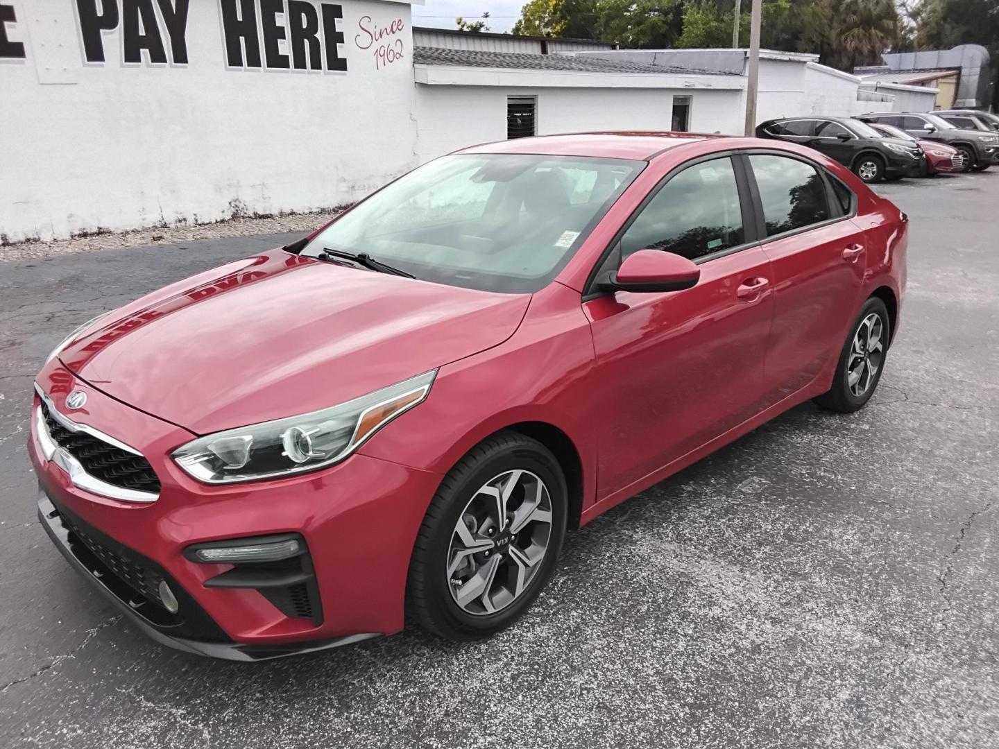 2019 RED /Grey Kia Forte LX 6A (3KPF24AD8KE) with an 2.0L L4 DOHC 16V engine, 6A transmission, located at 6112 N Florida Avenue, Tampa, FL, 33604, (888) 521-5131, 27.954929, -82.459534 - $499 DOWN PLUS TAX & TAG. - Photo#6