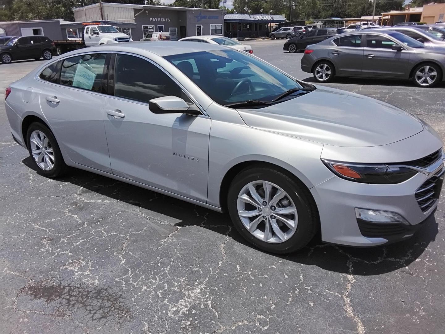 2020 SILVER /Black Chevrolet Malibu LT (1G1ZD5ST8LF) with an 1.5L L4 DOHC 16V engine, 6A transmission, located at 6112 N Florida Avenue, Tampa, FL, 33604, (888) 521-5131, 27.954929, -82.459534 - $499 DOWN PLUS TAX & TAG.- Photo#3