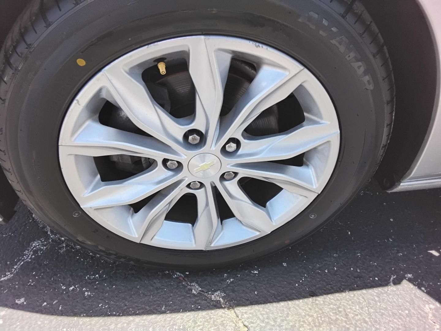 2020 SILVER /Black Chevrolet Malibu LT (1G1ZD5ST8LF) with an 1.5L L4 DOHC 16V engine, 6A transmission, located at 6112 N Florida Avenue, Tampa, FL, 33604, (888) 521-5131, 27.954929, -82.459534 - $499 DOWN PLUS TAX & TAG.- Photo#17