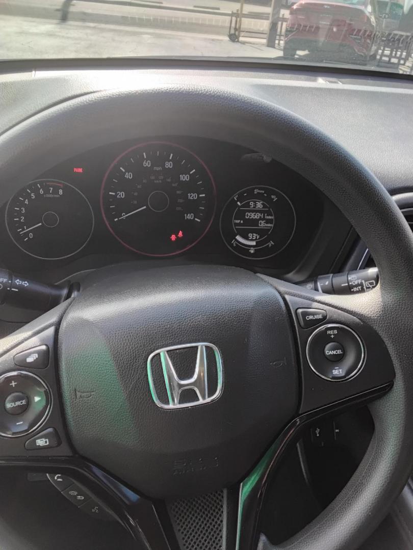 2016 GRAY /BLACK Honda HR-V EX 2WD 6M (3CZRU5G54GM) with an 1.8L L4 DOHC 16V engine, 6M transmission, located at 6112 N Florida Avenue, Tampa, FL, 33604, (888) 521-5131, 27.954929, -82.459534 - $499 DOWN PLUS TAX & TAG. - Photo#6