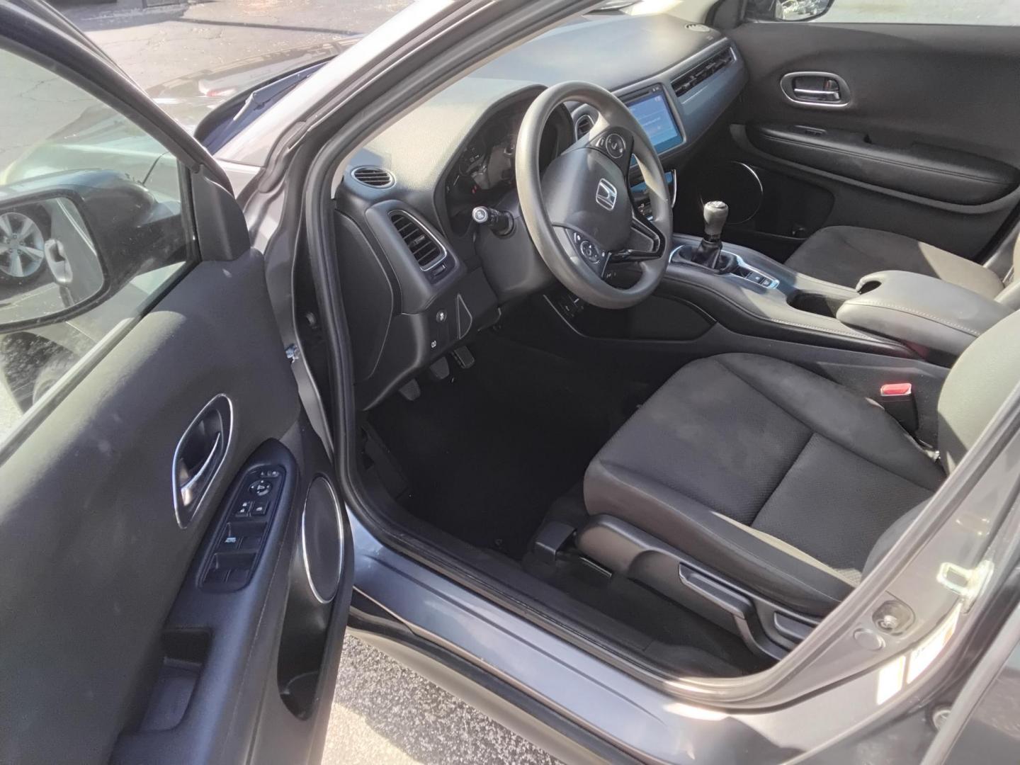 2016 GRAY /BLACK Honda HR-V EX 2WD 6M (3CZRU5G54GM) with an 1.8L L4 DOHC 16V engine, 6M transmission, located at 6112 N Florida Avenue, Tampa, FL, 33604, (888) 521-5131, 27.954929, -82.459534 - $499 DOWN PLUS TAX & TAG.- Photo#8