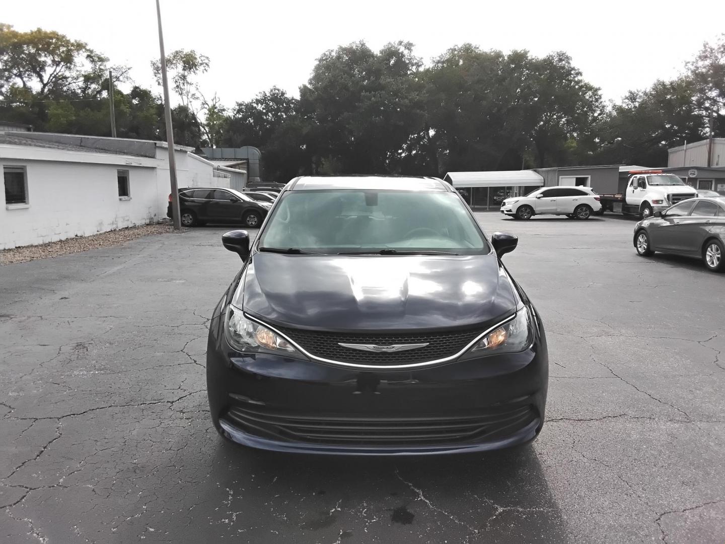 2017 BLUE /Grey Chrysler Pacifica Touring (2C4RC1DG4HR) with an 3.6L V6 DOHC 24V engine, 9A transmission, located at 6112 N Florida Avenue, Tampa, FL, 33604, (888) 521-5131, 27.954929, -82.459534 - $499 down plus tax & tag. - Photo#2