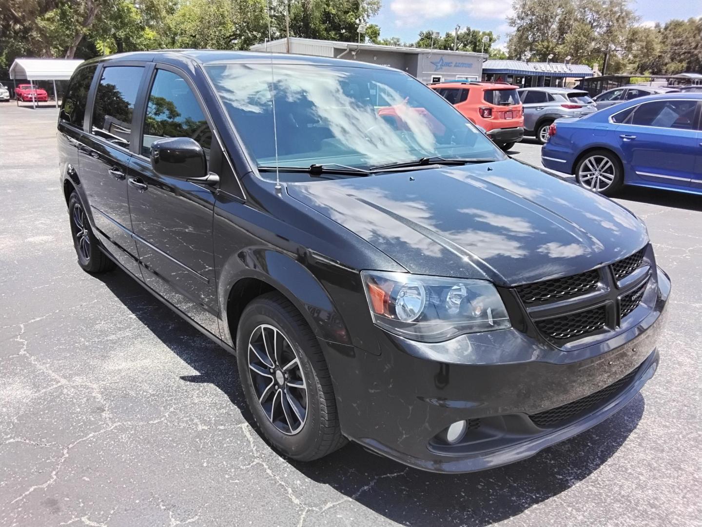 2016 BLACK /Grey Dodge Grand Caravan SXT (2C4RDGCG7GR) with an 3.6L V6 DOHC 24V engine, 6A transmission, located at 6112 N Florida Avenue, Tampa, FL, 33604, (888) 521-5131, 27.954929, -82.459534 - $499 down plus tax & tag.- Photo#6