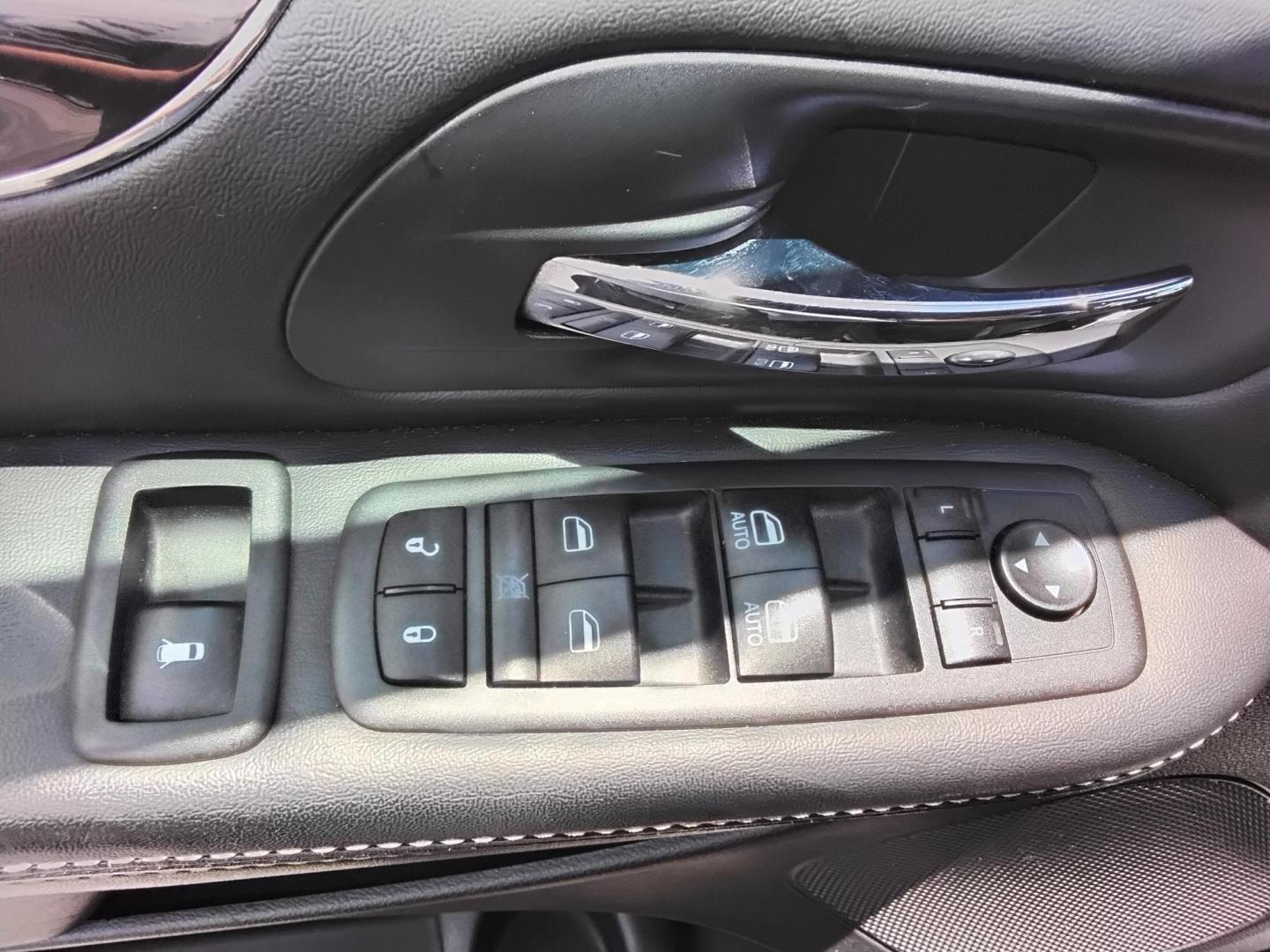 2016 BLACK /Grey Dodge Grand Caravan SXT (2C4RDGCG7GR) with an 3.6L V6 DOHC 24V engine, 6A transmission, located at 6112 N Florida Avenue, Tampa, FL, 33604, (888) 521-5131, 27.954929, -82.459534 - $499 down plus tax & tag.- Photo#16