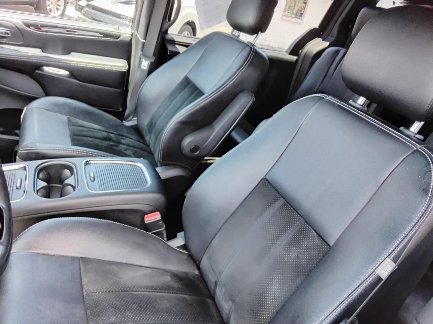 2016 BLACK /Grey Dodge Grand Caravan SXT (2C4RDGCG7GR) with an 3.6L V6 DOHC 24V engine, 6A transmission, located at 6112 N Florida Avenue, Tampa, FL, 33604, (888) 521-5131, 27.954929, -82.459534 - $499 down plus tax & tag.- Photo#17