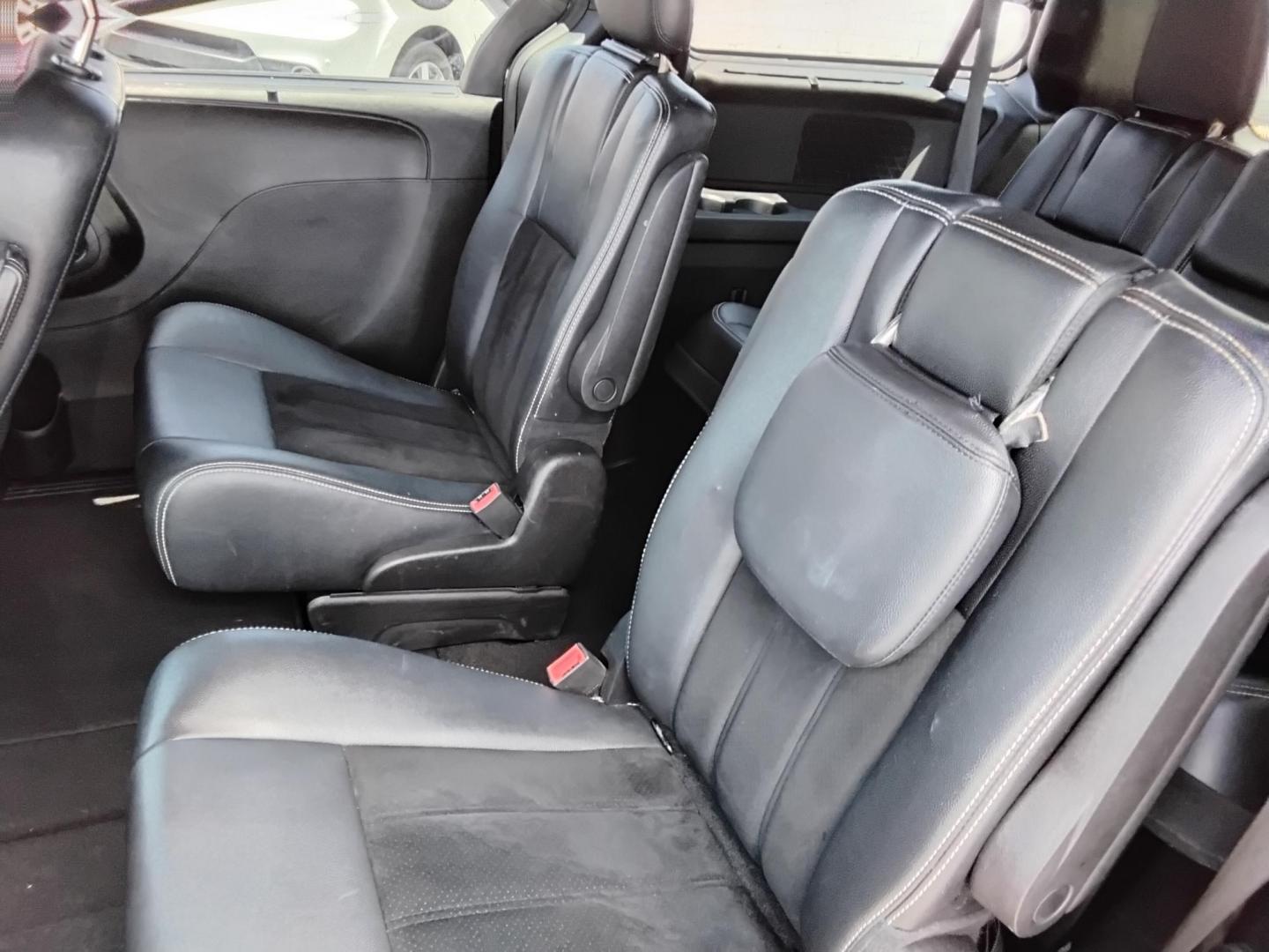 2016 BLACK /Grey Dodge Grand Caravan SXT (2C4RDGCG7GR) with an 3.6L V6 DOHC 24V engine, 6A transmission, located at 6112 N Florida Avenue, Tampa, FL, 33604, (888) 521-5131, 27.954929, -82.459534 - $499 down plus tax & tag.- Photo#18