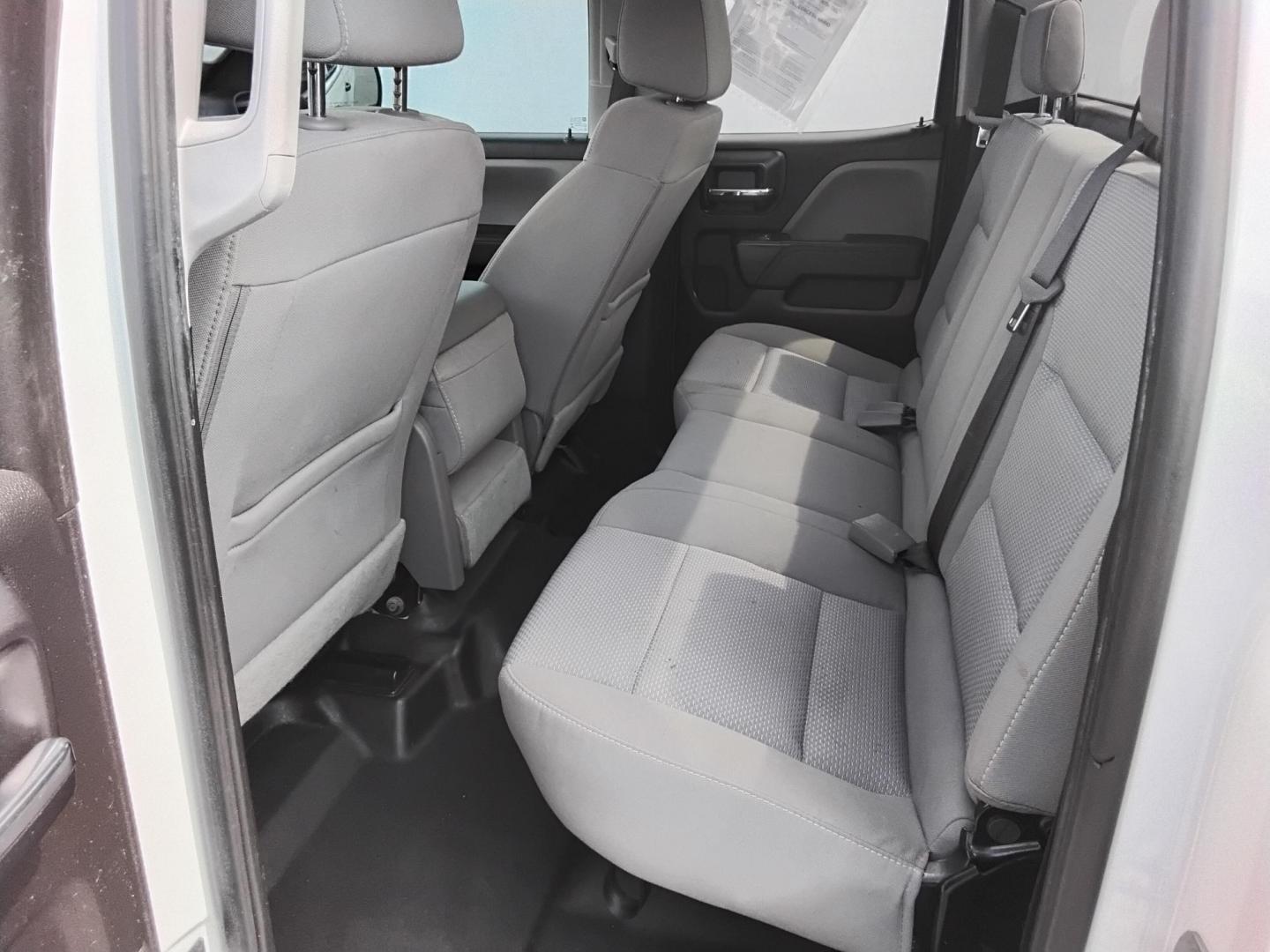 2018 White /Grey Chevrolet Silverado 1500 Work Truck Double Cab 2WD (1GCRCNEC8JZ) with an 5.3L V8 OHV 16V engine, 6A transmission, located at 6112 N Florida Avenue, Tampa, FL, 33604, (888) 521-5131, 27.954929, -82.459534 - $499 PLUS TAX & TAG.- Photo#10