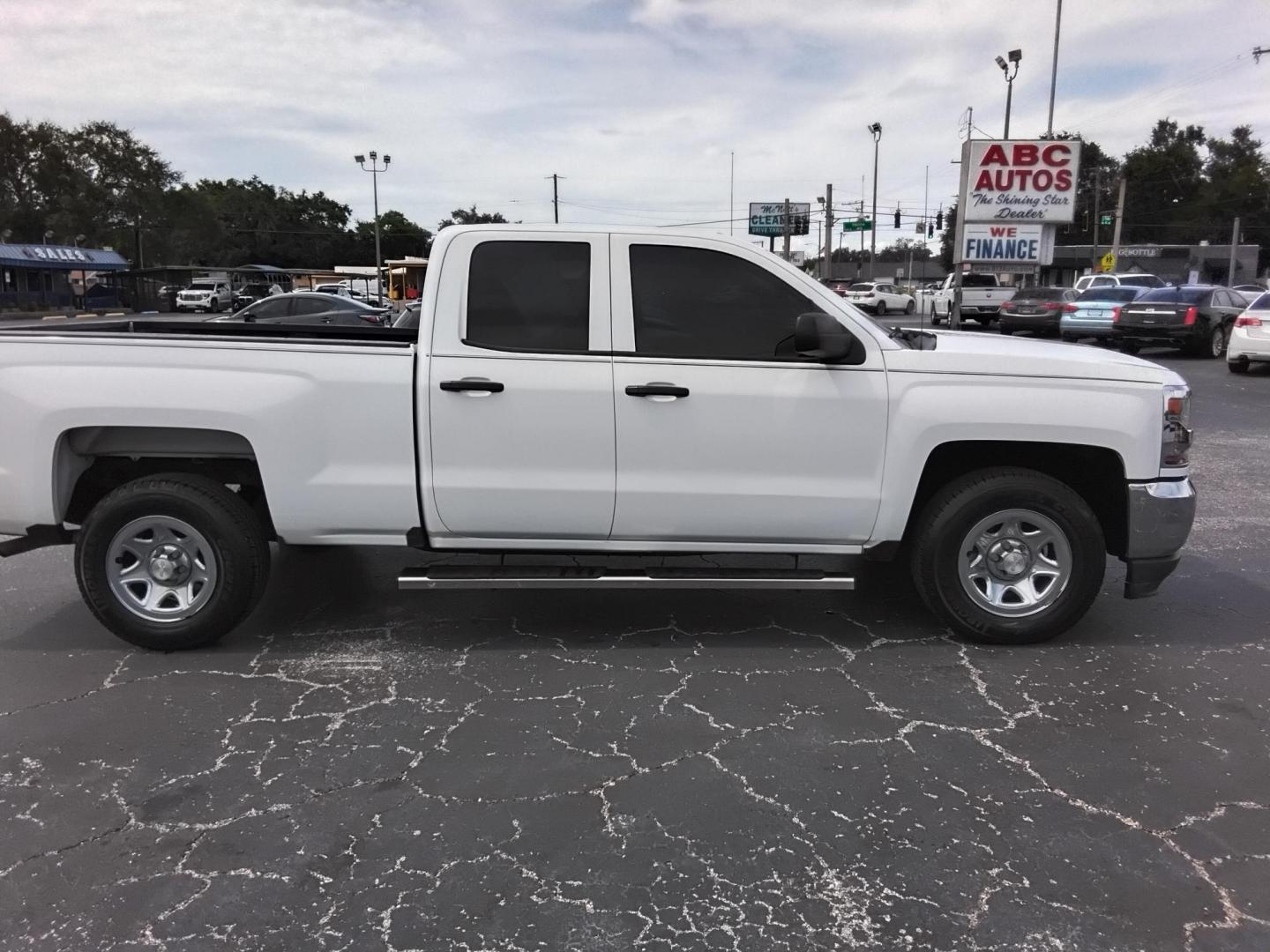 2018 White /Grey Chevrolet Silverado 1500 Work Truck Double Cab 2WD (1GCRCNEC8JZ) with an 5.3L V8 OHV 16V engine, 6A transmission, located at 6112 N Florida Avenue, Tampa, FL, 33604, (888) 521-5131, 27.954929, -82.459534 - $499 PLUS TAX & TAG.- Photo#3