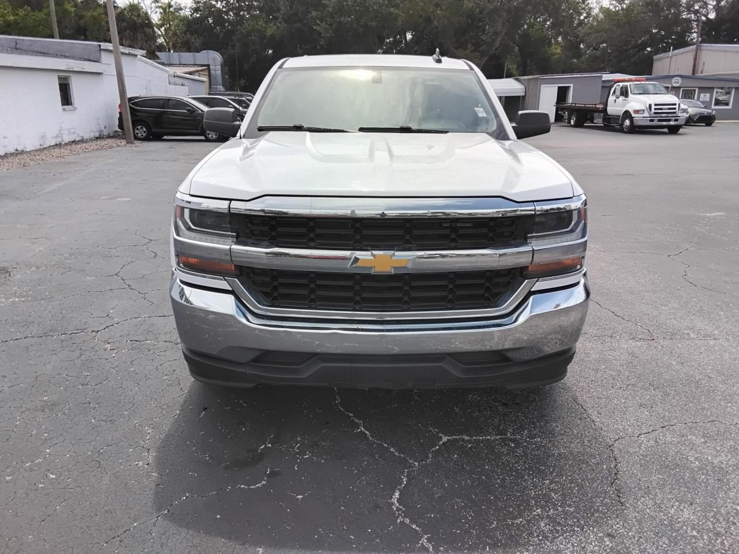 2018 White /Grey Chevrolet Silverado 1500 Work Truck Double Cab 2WD (1GCRCNEC8JZ) with an 5.3L V8 OHV 16V engine, 6A transmission, located at 6112 N Florida Avenue, Tampa, FL, 33604, (888) 521-5131, 27.954929, -82.459534 - $499 PLUS TAX & TAG.- Photo#1