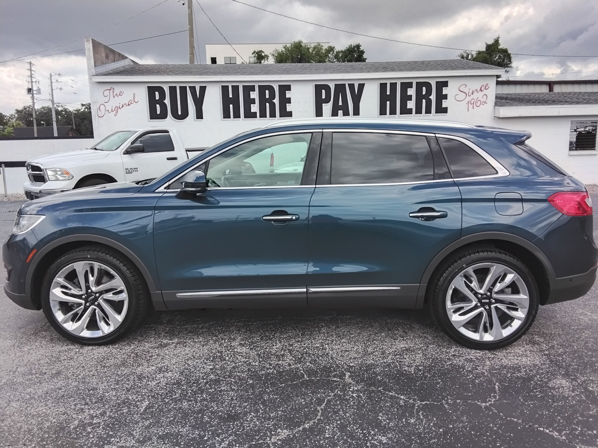 photo of 2016 Lincoln MKX Reserve AWD