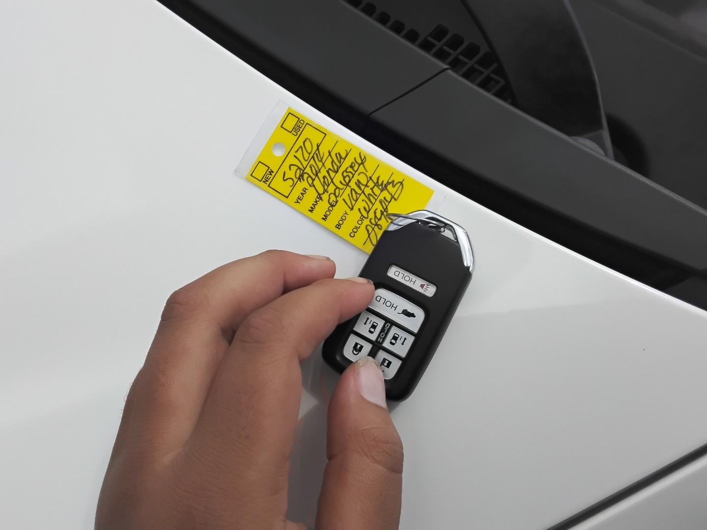 2014 White /Beige Honda Odyssey Touring (5FNRL5H90EB) with an 3.5L V6 SOHC 24V engine, 6-Speed Automatic transmission, located at 6112 N Florida Avenue, Tampa, FL, 33604, (888) 521-5131, 27.954929, -82.459534 - $499 DOWN PLUS TAX & TAG.- Photo#10