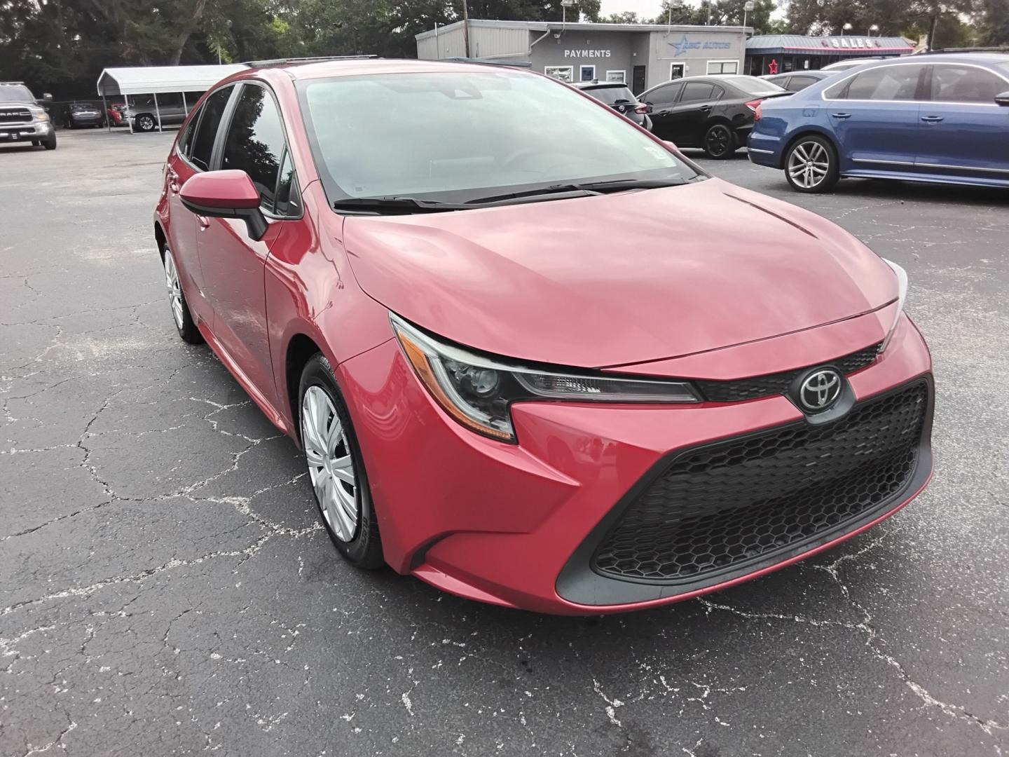 2021 RED /Grey Toyota Corolla LE (5YFEPMAE7MP) with an 1.8L L4 DOHC 16V engine, CVT transmission, located at 6112 N Florida Avenue, Tampa, FL, 33604, (888) 521-5131, 27.954929, -82.459534 - $499 DOWN PLUS TAX & TAG.- Photo#3