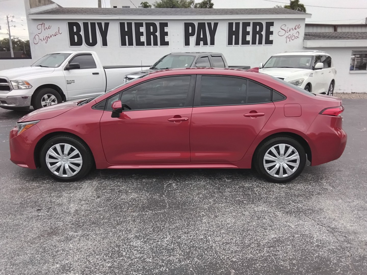 2021 RED /Grey Toyota Corolla LE (5YFEPMAE7MP) with an 1.8L L4 DOHC 16V engine, CVT transmission, located at 6112 N Florida Avenue, Tampa, FL, 33604, (888) 521-5131, 27.954929, -82.459534 - $499 DOWN PLUS TAX & TAG.- Photo#0