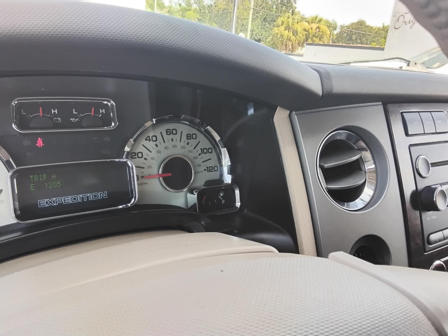 2014 BLACK /Beige Ford Expedition King Ranch 2WD (1FMJU1H52EE) with an 5.4L V8 SOHC 16V FFV engine, 6A transmission, located at 6112 N Florida Avenue, Tampa, FL, 33604, (888) 521-5131, 27.954929, -82.459534 - $499 DOWN PLUS TAX & TAG.- Photo#8