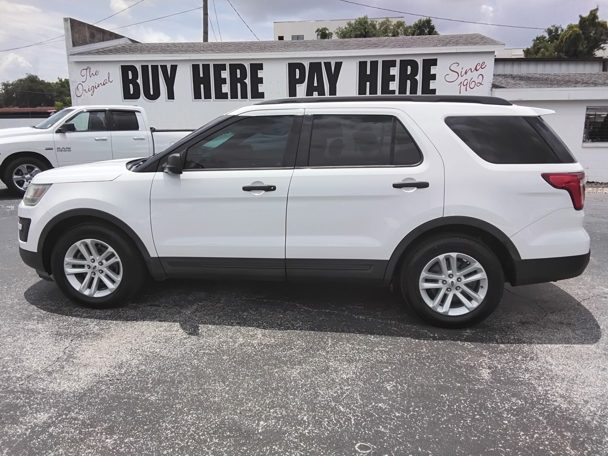 photo of 2016 Ford Explorer Base FWD