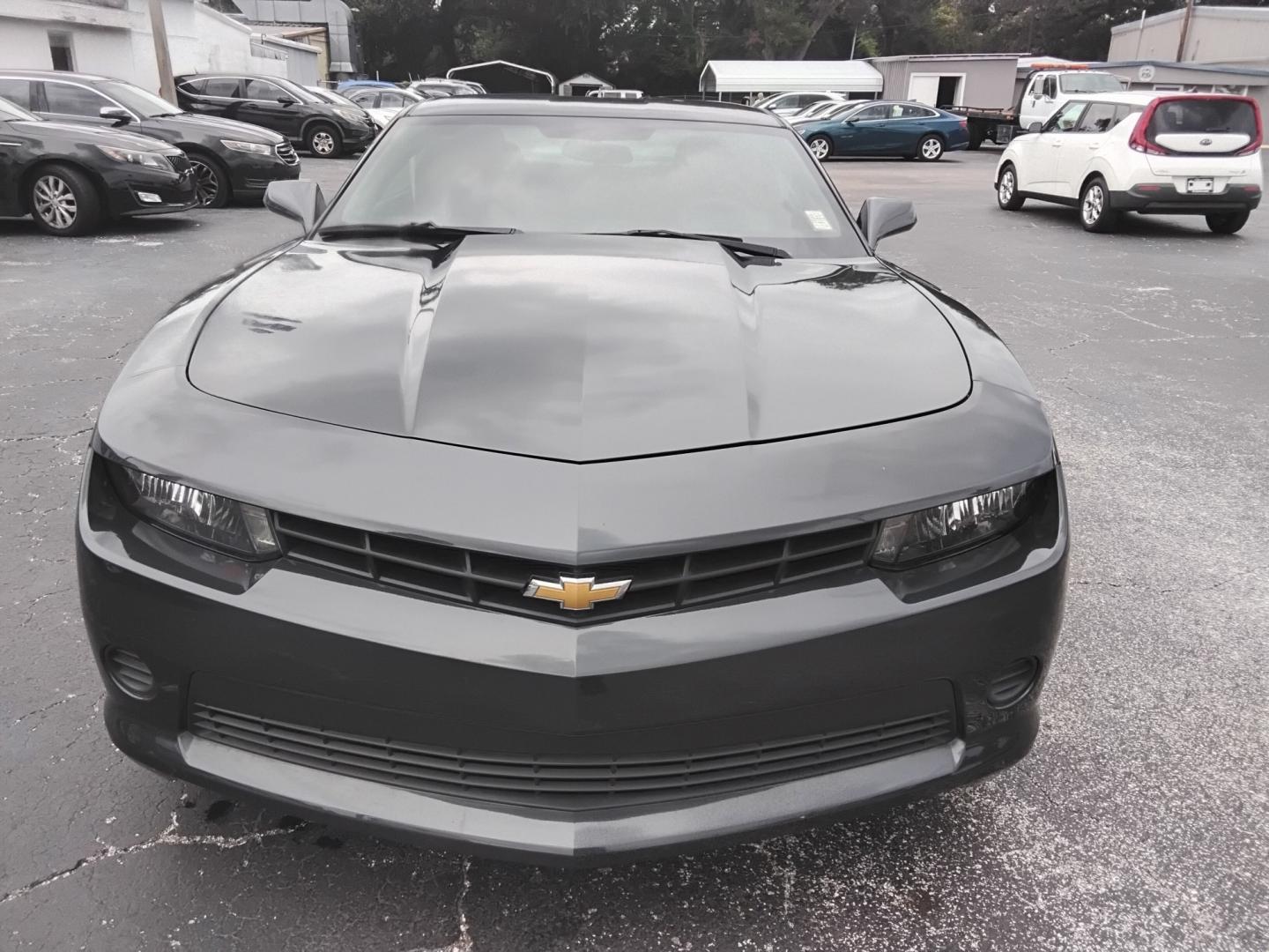 2015 GRAY /Grey Chevrolet Camaro 2LS Coupe (2G1FB1E3XF9) with an 3.6L V6 DOHC 24V FFV engine, 6A transmission, located at 6112 N Florida Avenue, Tampa, FL, 33604, (888) 521-5131, 27.954929, -82.459534 - $499 DOWN PLUS TAX & TAG- Photo#1