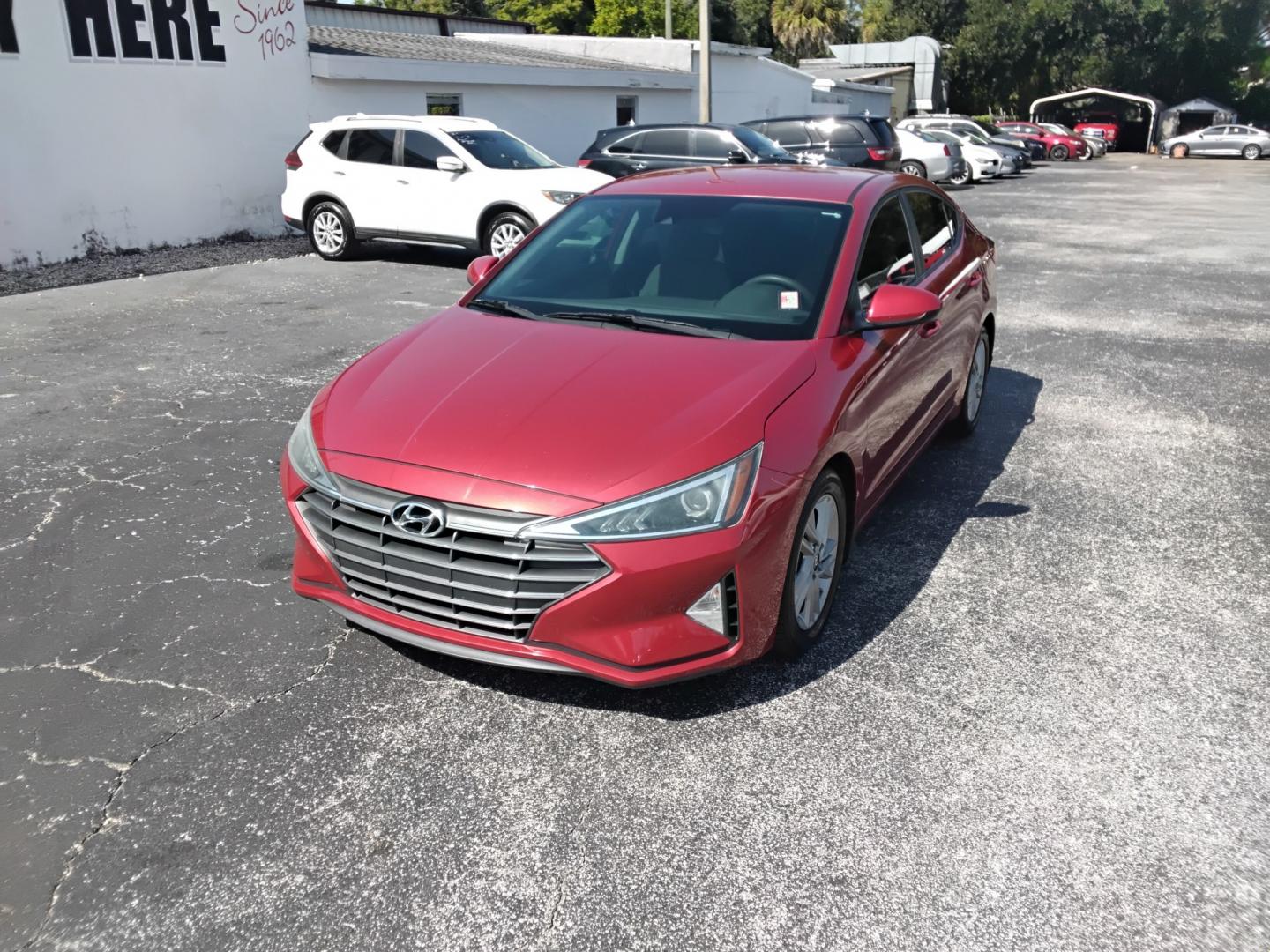 2020 RED /Beige Hyundai Elantra Limited (5NPD84LF2LH) with an 2.0L L4 DOHC 16V engine, 6A transmission, located at 6112 N Florida Avenue, Tampa, FL, 33604, (888) 521-5131, 27.954929, -82.459534 - $499 DOWN PLUS TAX & TAG.- Photo#3