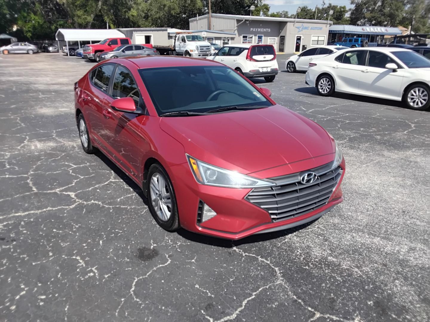 2020 RED /Beige Hyundai Elantra Limited (5NPD84LF2LH) with an 2.0L L4 DOHC 16V engine, 6A transmission, located at 6112 N Florida Avenue, Tampa, FL, 33604, (888) 521-5131, 27.954929, -82.459534 - $499 DOWN PLUS TAX & TAG.- Photo#2