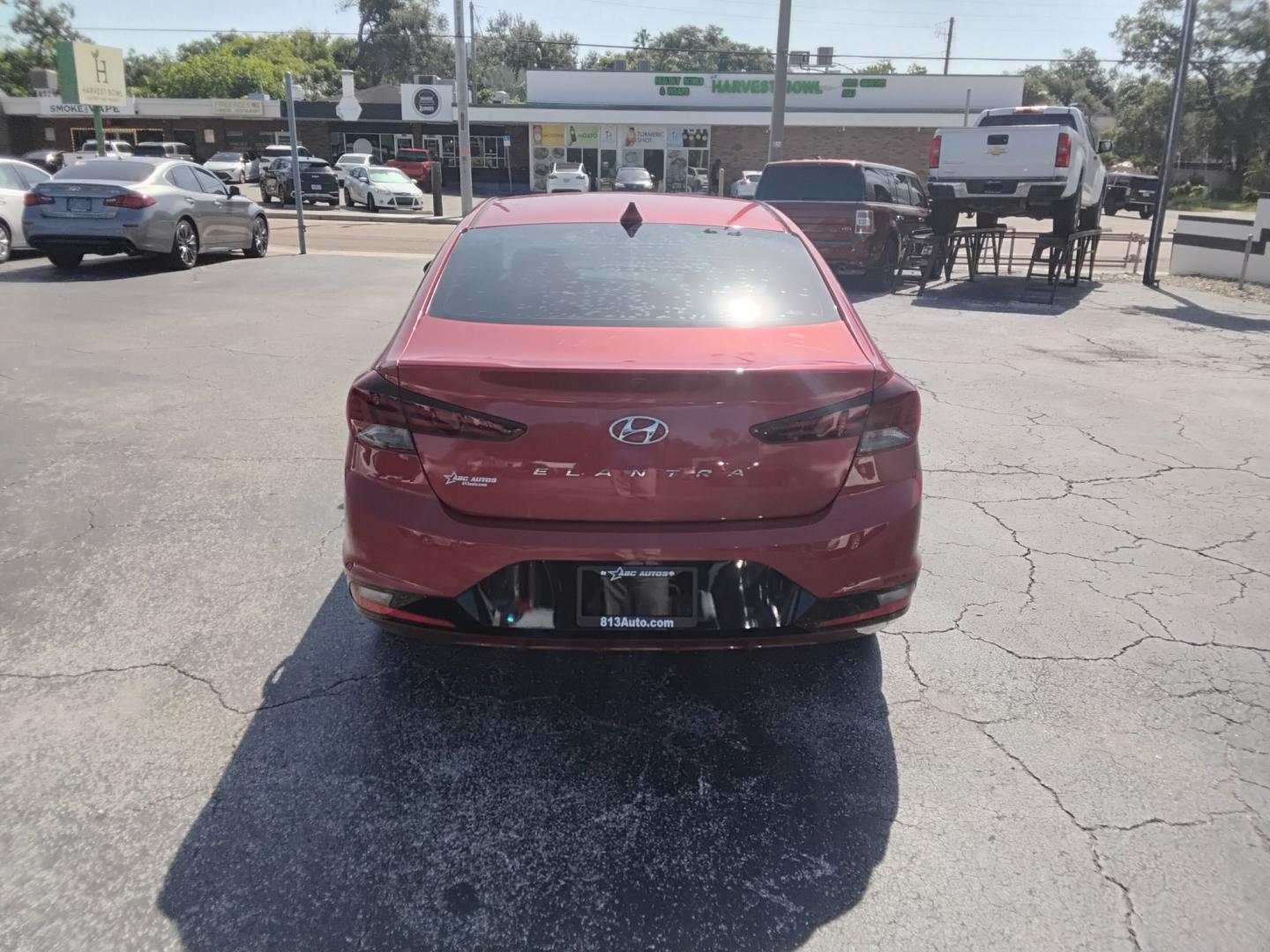 2020 RED /Beige Hyundai Elantra Limited (5NPD84LF2LH) with an 2.0L L4 DOHC 16V engine, 6A transmission, located at 6112 N Florida Avenue, Tampa, FL, 33604, (888) 521-5131, 27.954929, -82.459534 - $499 DOWN PLUS TAX & TAG.- Photo#8