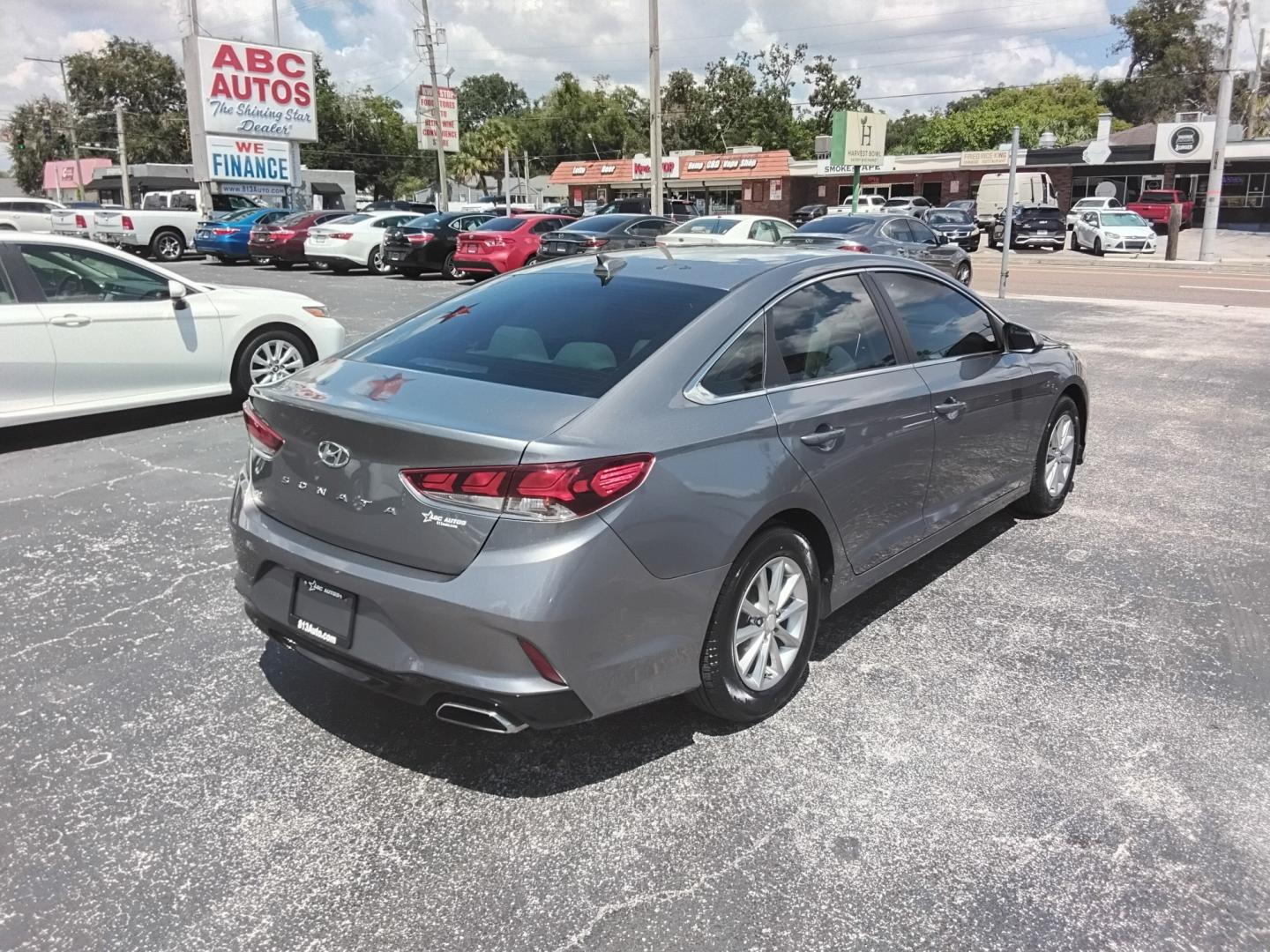 2018 GRAY /Beige Hyundai Sonata SE (5NPE24AFXJH) with an 2.4L L4 DOHC 16V engine, 7A transmission, located at 6112 N Florida Avenue, Tampa, FL, 33604, (888) 521-5131, 27.954929, -82.459534 - $499 DOWN PLUS TAX & TAG.- Photo#6