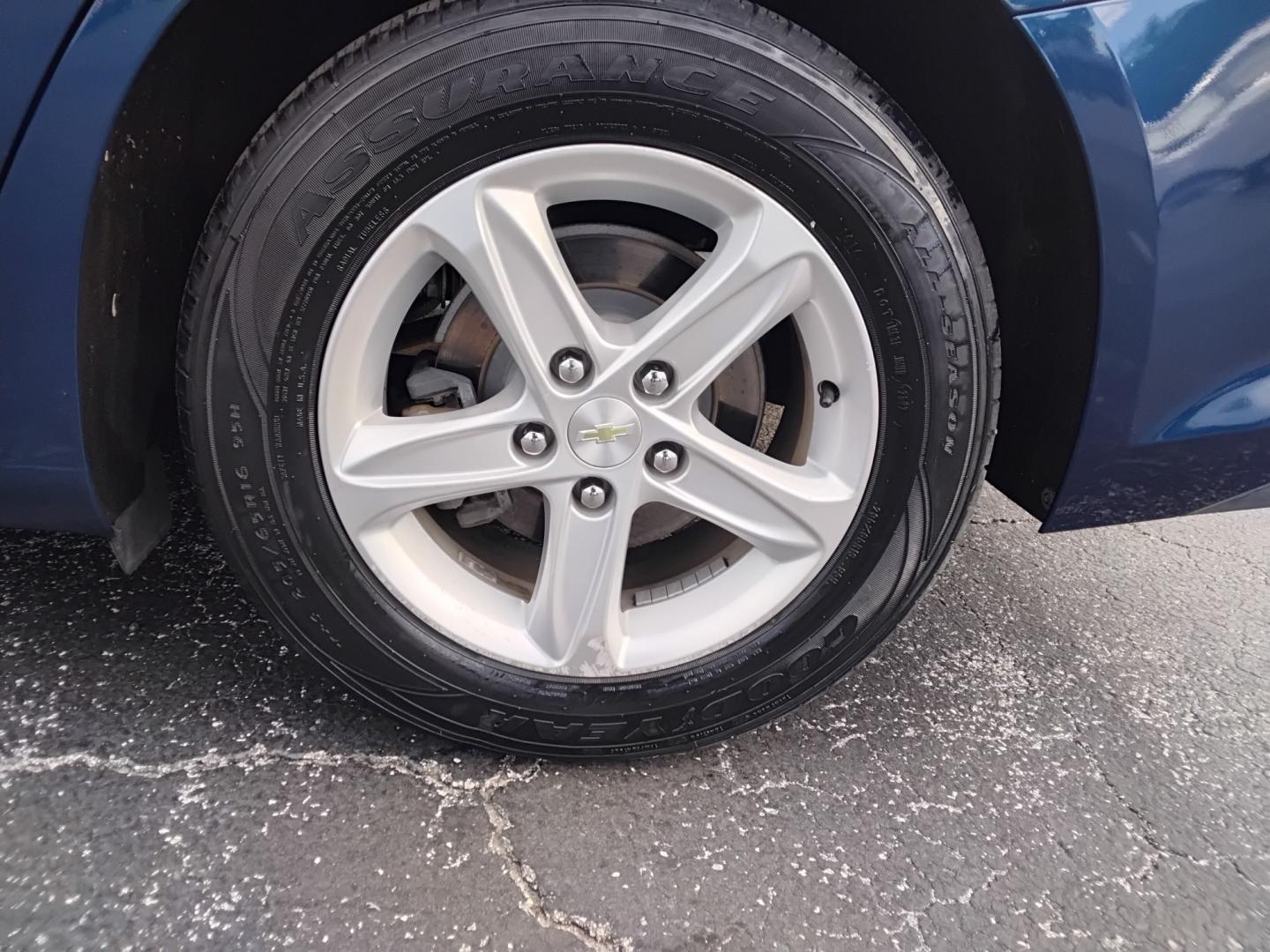 2019 BLUE /GREY Chevrolet Malibu LS (1G1ZB5ST0KF) with an 1.5L L4 DOHC 16V engine, 6A transmission, located at 6112 N Florida Avenue, Tampa, FL, 33604, (888) 521-5131, 27.954929, -82.459534 - $499 DOWN PLUS TAX & TAG.- Photo#11