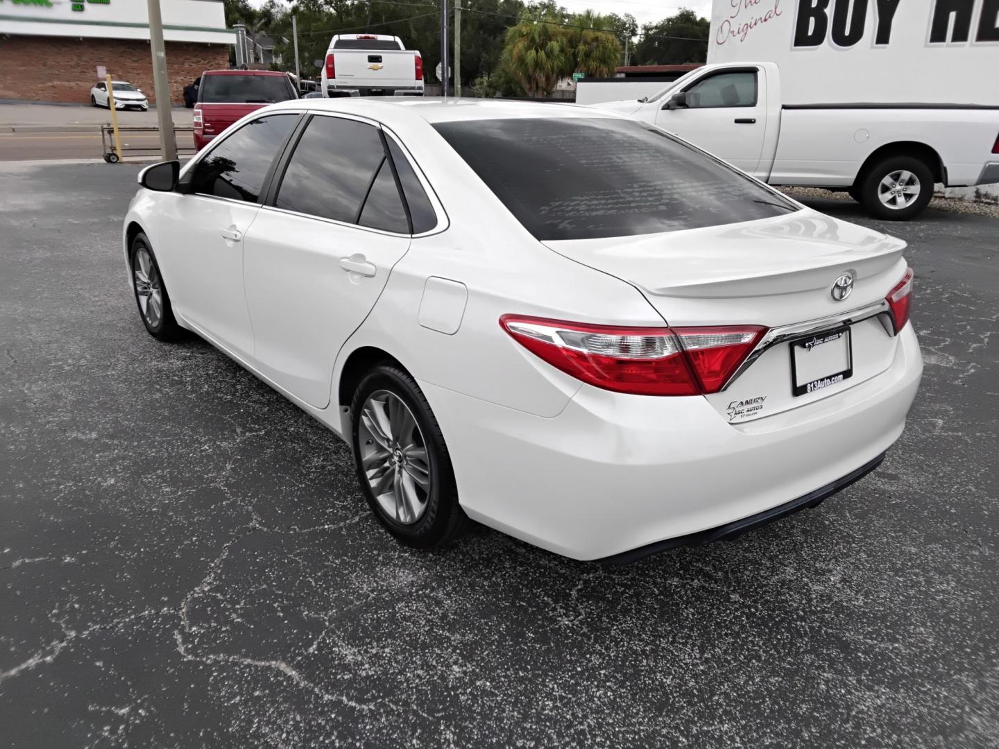 2016 White /BLACK Toyota Camry SE (4T1BF1FK3GU) with an 2.5L L4 DOHC 16V engine, 6-Speed Automatic transmission, located at 6112 N Florida Avenue, Tampa, FL, 33604, (888) 521-5131, 27.954929, -82.459534 - $499 DOWN PLUS TAX & TAG.- Photo#5