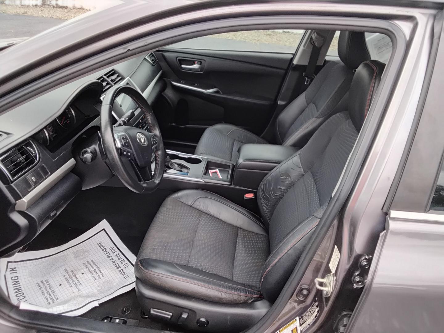 2015 GRAY /GREY Toyota Camry SE (4T1BF1FK4FU) with an 2.5L L4 DOHC 16V engine, 6-Speed Automatic transmission, located at 6112 N Florida Avenue, Tampa, FL, 33604, (888) 521-5131, 27.954929, -82.459534 - $499 DOWN PLUS TAX & TAG.- Photo#9