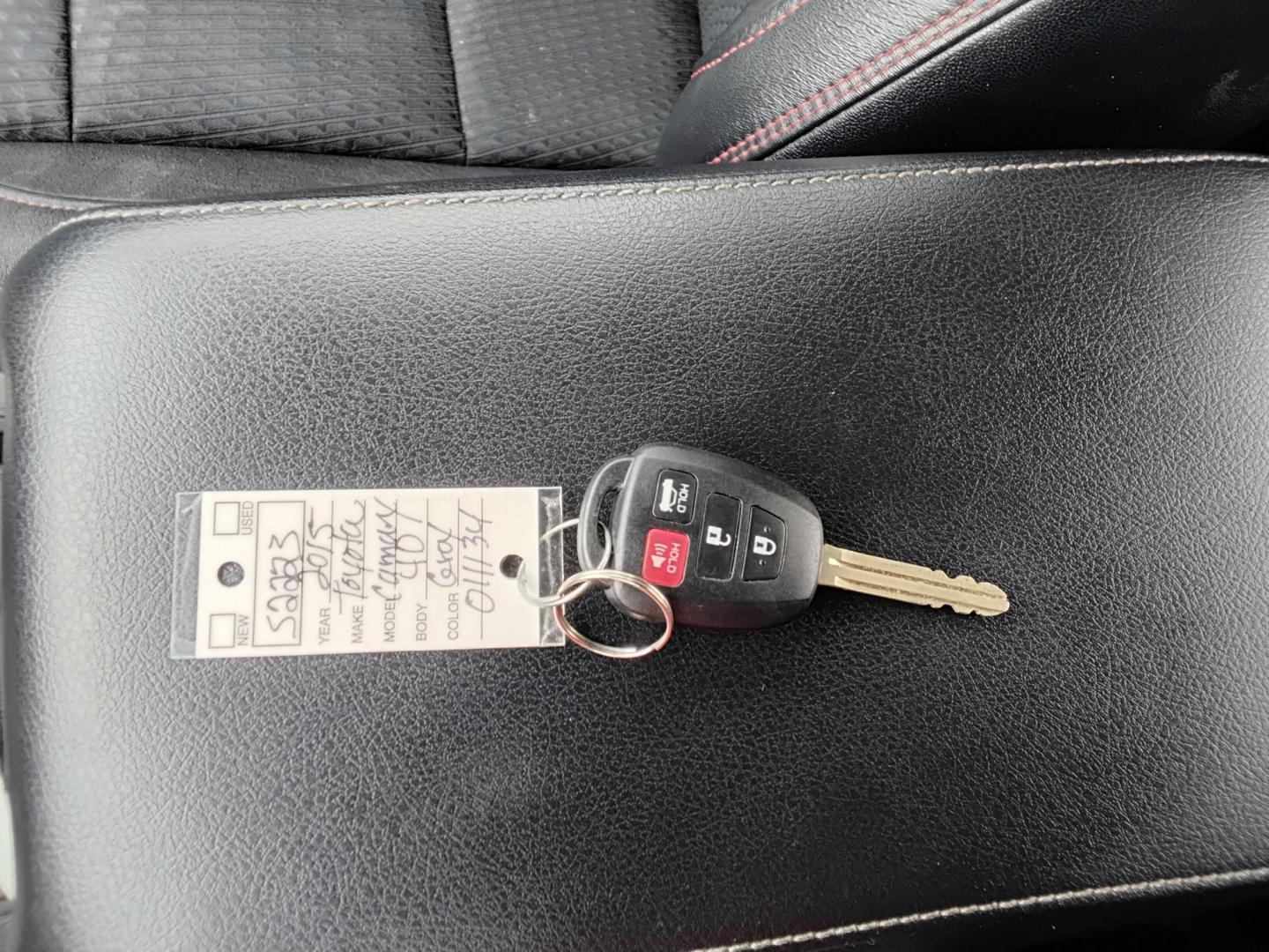 2015 GRAY /GREY Toyota Camry SE (4T1BF1FK4FU) with an 2.5L L4 DOHC 16V engine, 6-Speed Automatic transmission, located at 6112 N Florida Avenue, Tampa, FL, 33604, (888) 521-5131, 27.954929, -82.459534 - $499 DOWN PLUS TAX & TAG.- Photo#16