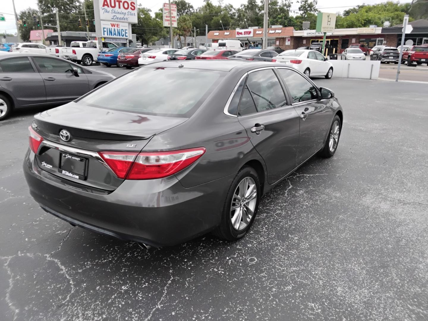 2015 GRAY /GREY Toyota Camry SE (4T1BF1FK4FU) with an 2.5L L4 DOHC 16V engine, 6-Speed Automatic transmission, located at 6112 N Florida Avenue, Tampa, FL, 33604, (888) 521-5131, 27.954929, -82.459534 - $499 DOWN PLUS TAX & TAG.- Photo#7