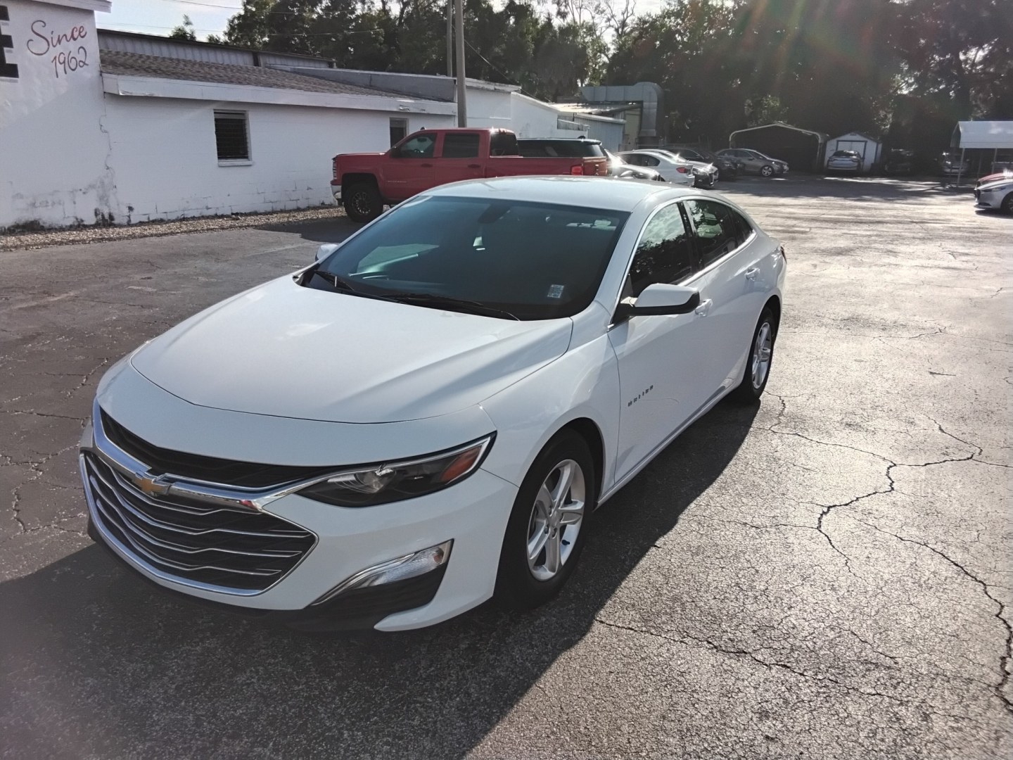 2022 White /GREY Chevrolet Malibu 1FL (1G1ZC5STXNF) with an 1.5L L4 DOHC 16V engine, 6A transmission, located at 6112 N Florida Avenue, Tampa, FL, 33604, (888) 521-5131, 27.954929, -82.459534 - $499 DOWN PLUS TAX & TAG.- Photo#2