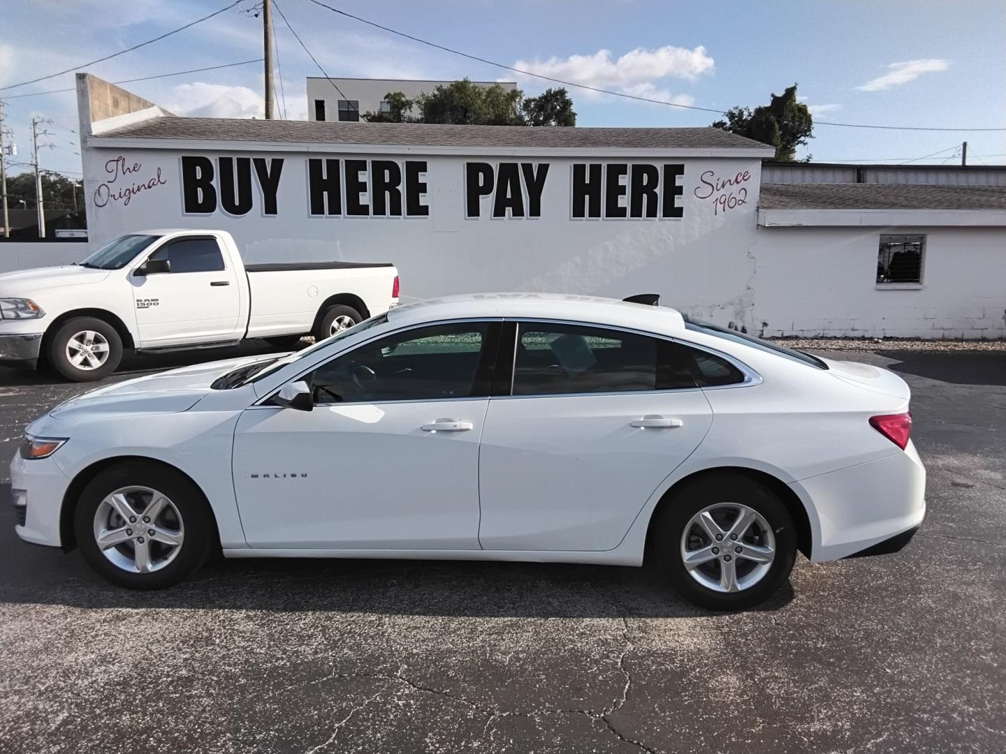 2022 White /GREY Chevrolet Malibu 1FL (1G1ZC5STXNF) with an 1.5L L4 DOHC 16V engine, 6A transmission, located at 6112 N Florida Avenue, Tampa, FL, 33604, (888) 521-5131, 27.954929, -82.459534 - $499 DOWN PLUS TAX & TAG.- Photo#0
