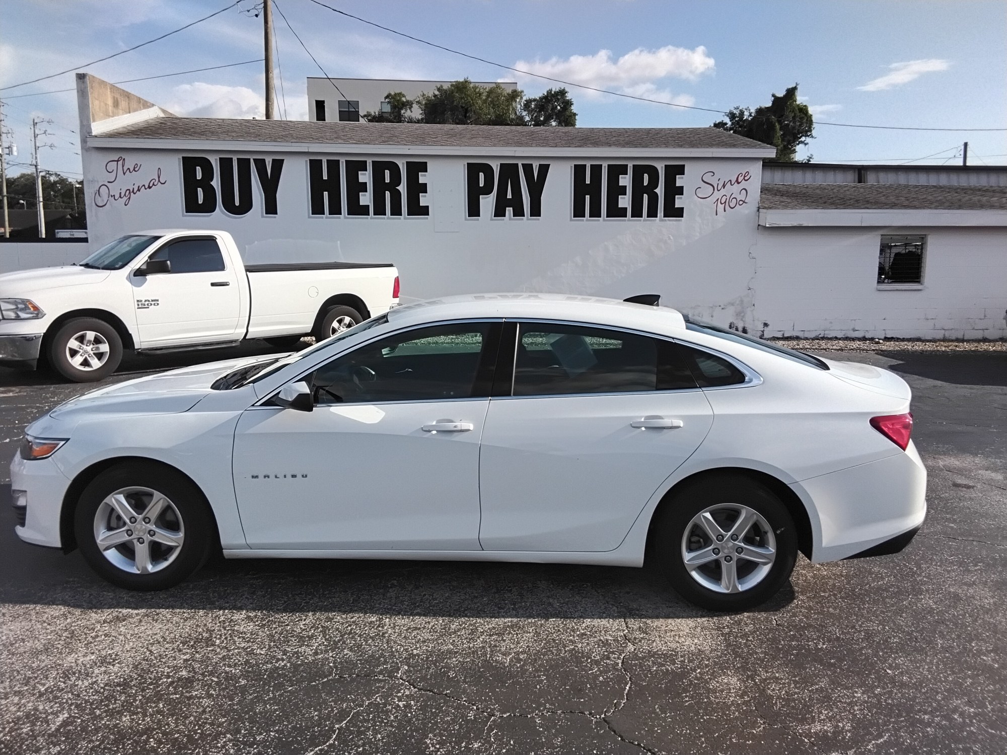 photo of 2022 Chevrolet Malibu 1FL
