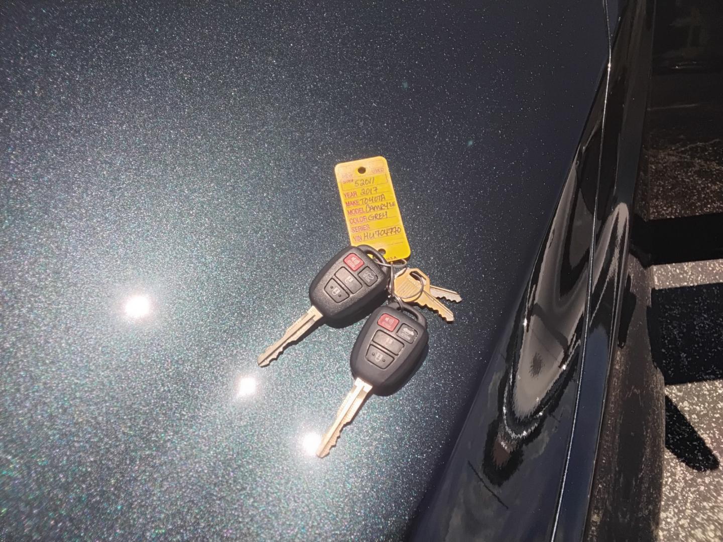 2017 GRAY /BLACK Toyota Camry SE (4T1BF1FK9HU) with an 2.5L L4 DOHC 16V engine, 6A transmission, located at 6112 N Florida Avenue, Tampa, FL, 33604, (888) 521-5131, 27.954929, -82.459534 - $499 OWN PLUS TAX & TAG.- Photo#9